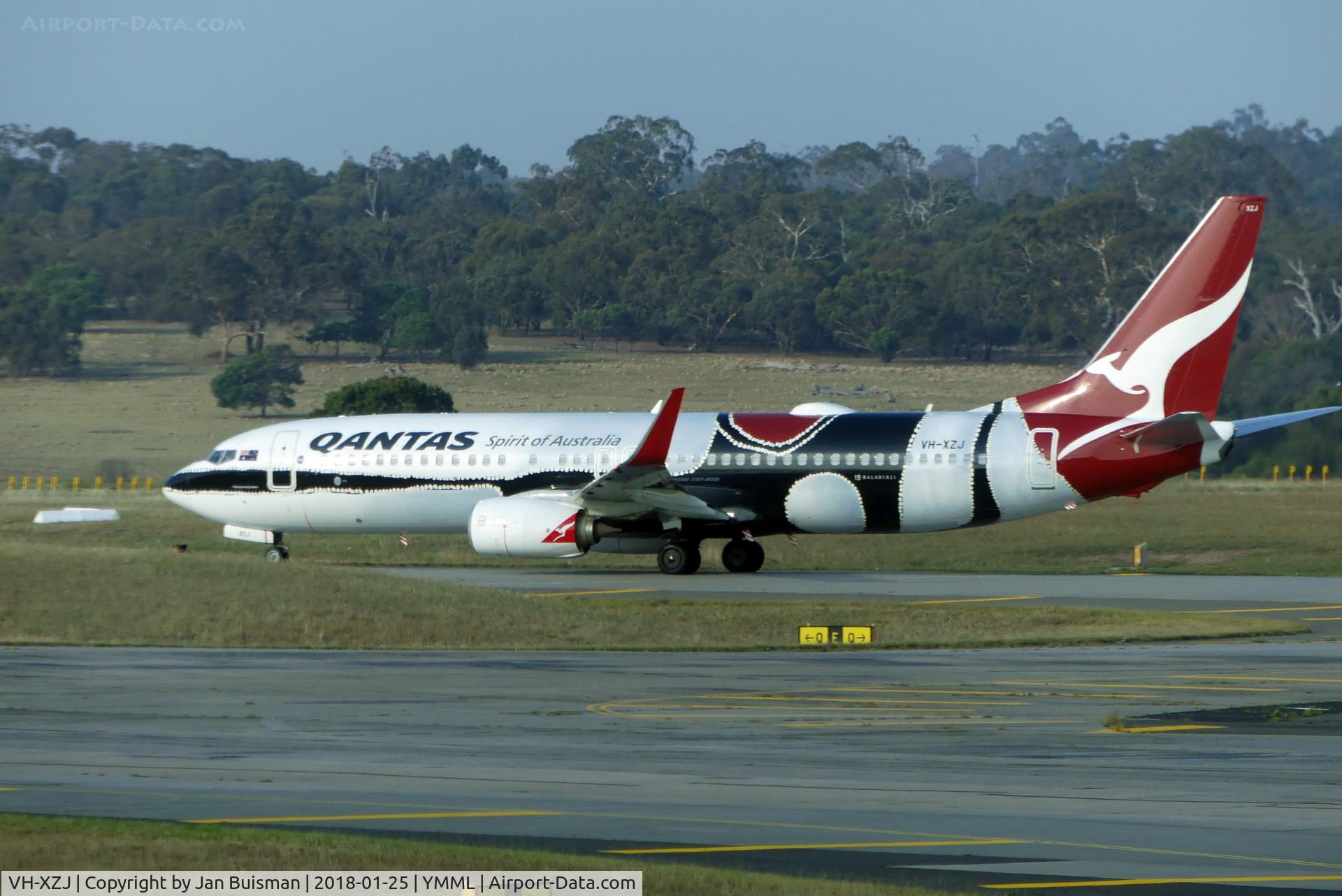 VH-XZJ, 2013 Boeing 737-838 C/N 39365, Quantas, Mendoowwrrji livery