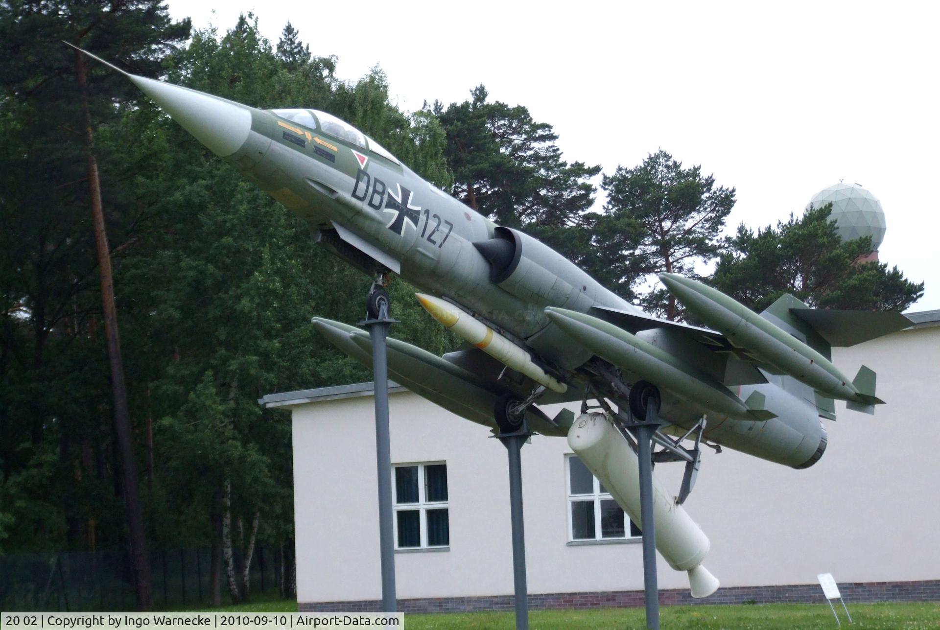 20 02, Lockheed F-104G Starfighter ZELL C/N 683-2002, Lockheed F-104G Starfighter with ZELL- (ZEro Length Launch) gear at the Luftwaffenmuseum, Berlin-Gatow