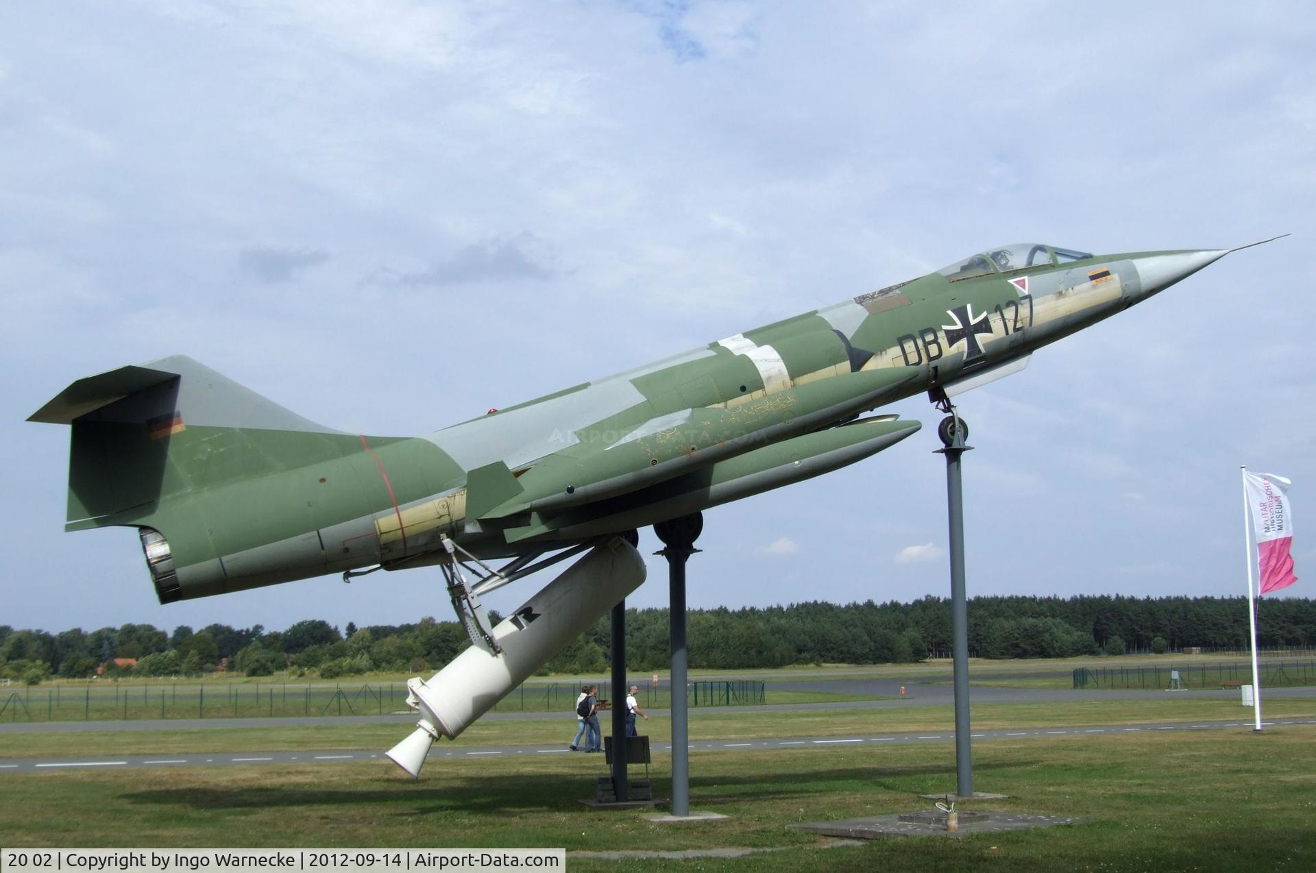 20 02, Lockheed F-104G Starfighter ZELL C/N 683-2002, Lockheed F-104G Starfighter with ZELL- (ZEro Length Launch) gear at the Luftwaffenmuseum, Berlin-Gatow