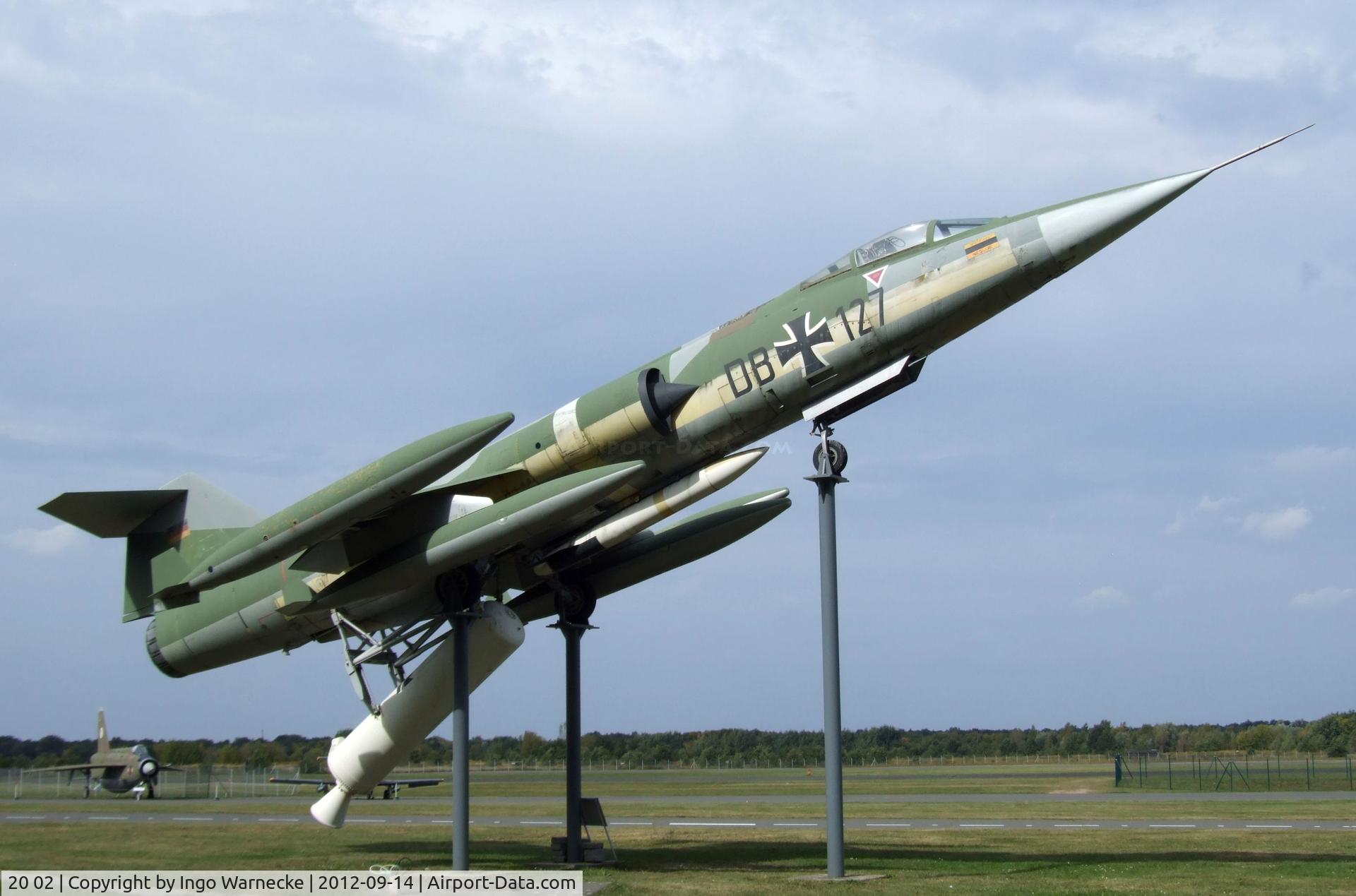 20 02, Lockheed F-104G Starfighter ZELL C/N 683-2002, Lockheed F-104G Starfighter with ZELL- (ZEro Length Launch) gear at the Luftwaffenmuseum, Berlin-Gatow