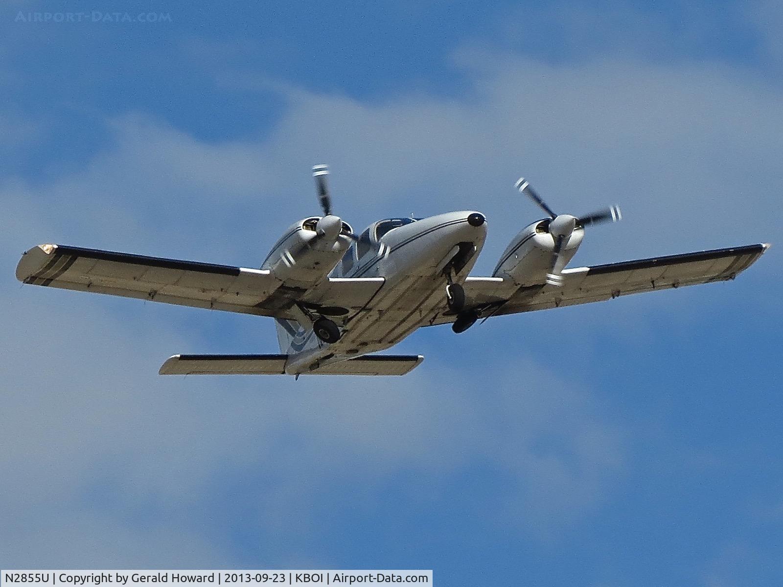 N2855U, 1979 Piper PA-34-200T Seneca II C/N 34-7970294, Missed approach for RWY 10R.
