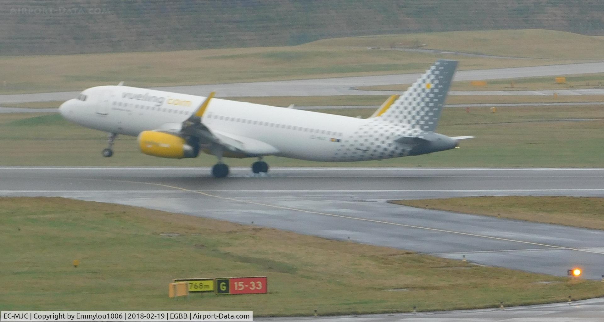 EC-MJC, 2015 Airbus A320-232 C/N 6841, FREEPORT CAR PARK
