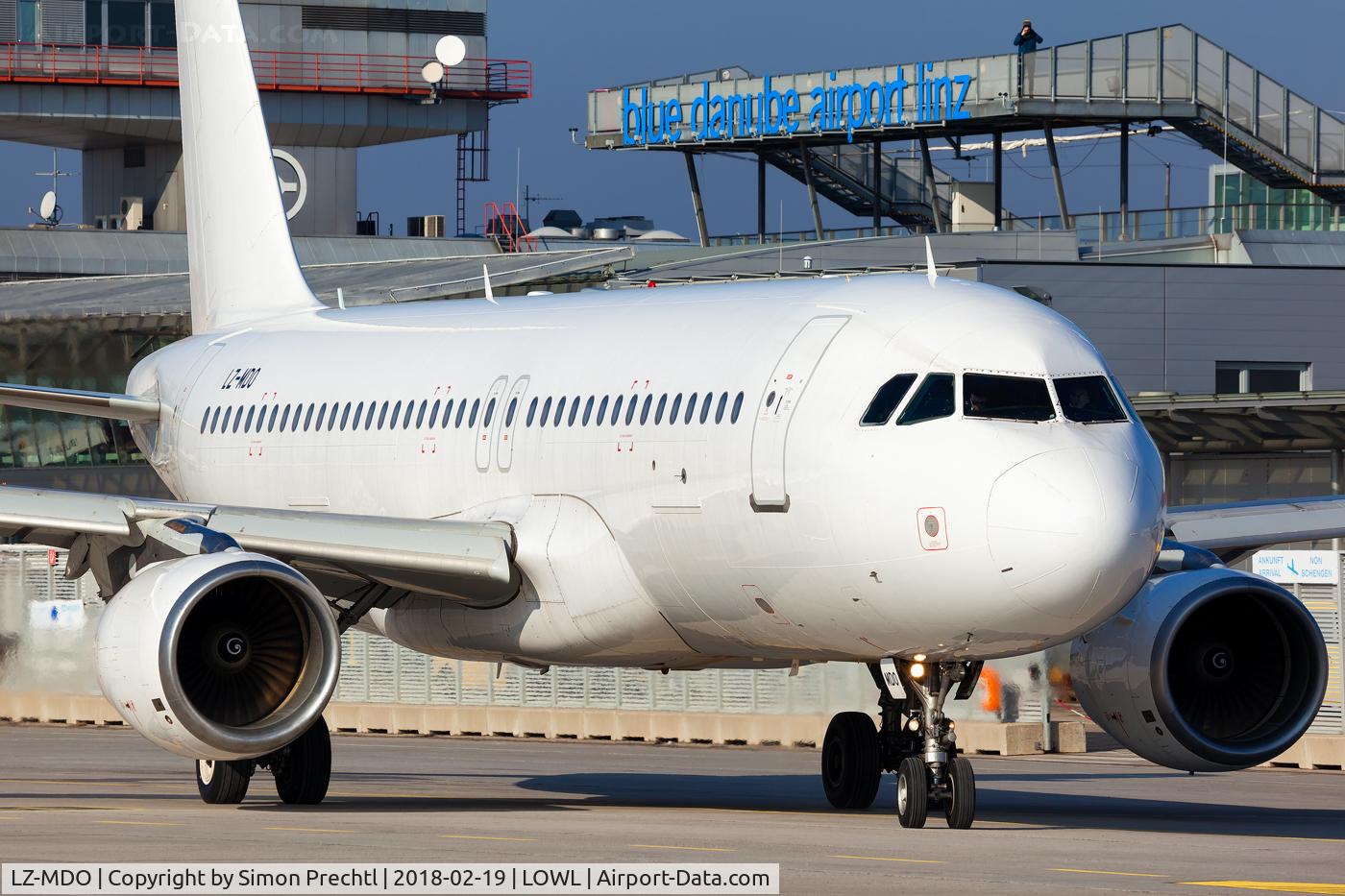 LZ-MDO, 1998 Airbus A320-214 C/N 0879, LZ-MDO @ Linz Airport