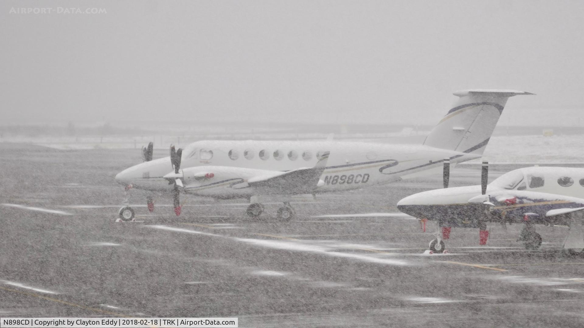 N898CD, 2007 Hawker Beechcraft 350 King Air (B300) C/N FL-556, Truckee Airport California 2018.