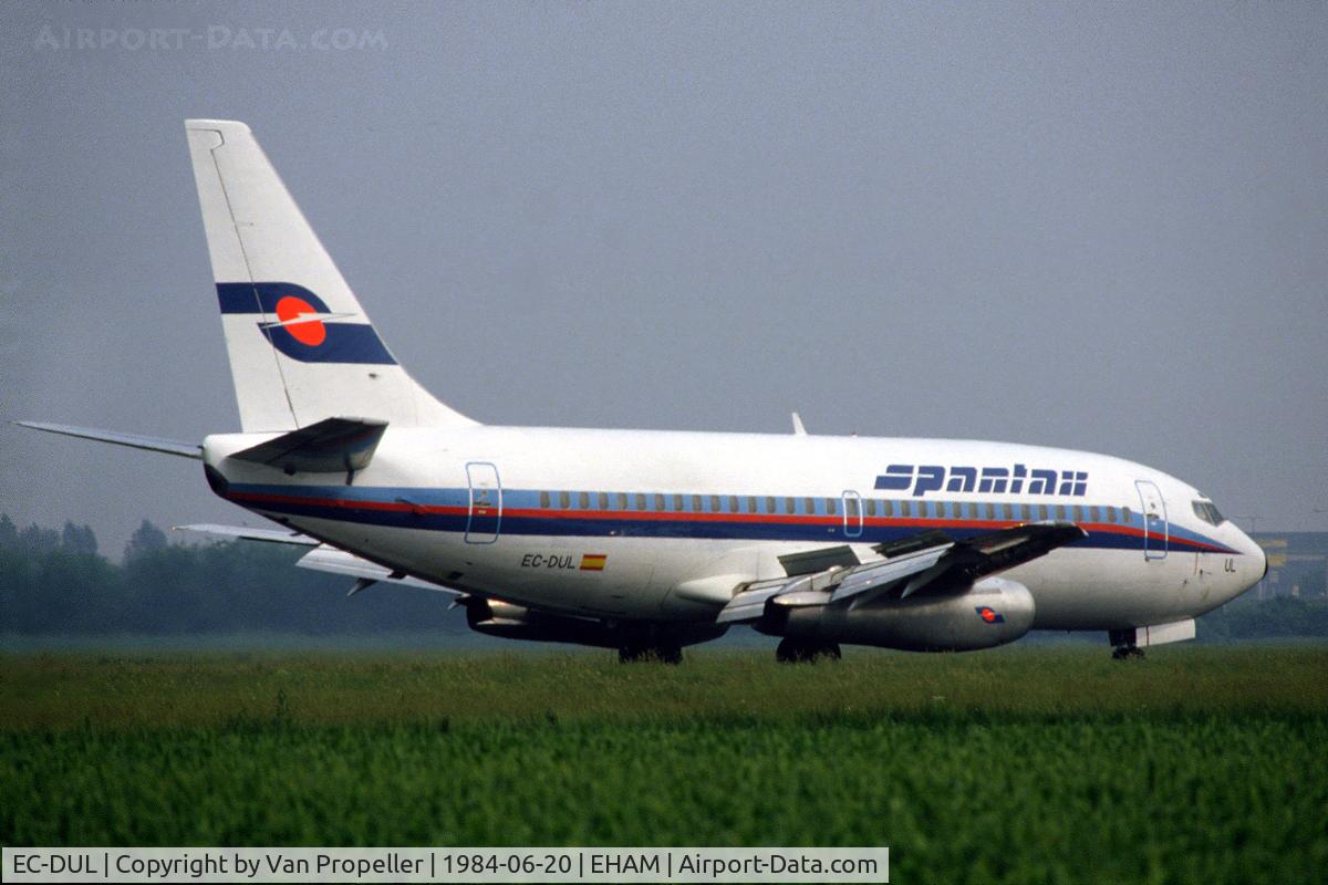 EC-DUL, 1980 Boeing 737-2T4 C/N 22369, Spantax Boeing 737-2T4 landing at Schiphol airport, the Netherlands, 1984