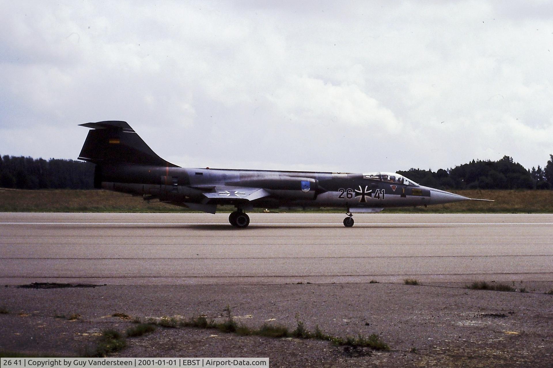 26 41, Lockheed (Fokker) F-104G Starfighter C/N 7301, GAF F-104G 26+41 landing @ EBST june 1987