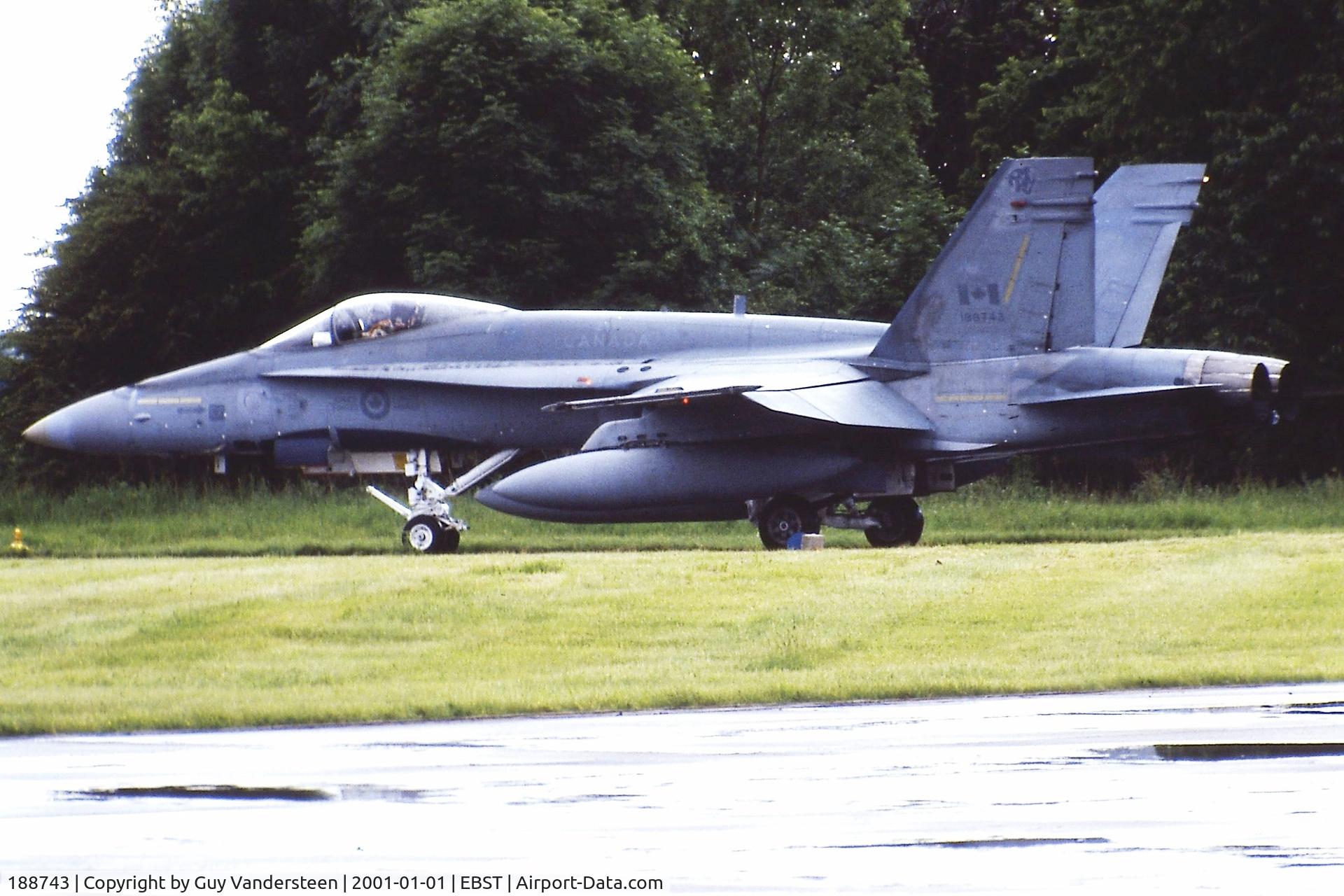 188743, McDonnell Douglas CF-188A Hornet C/N 0307, CAF CF-188 188743 @ EBST electronic warfare meeting 1986