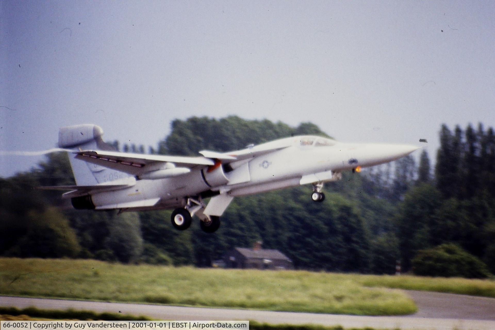 66-0052, General Dynamics EF-111A C/N 66-0052, USAF EF-111A Raven UH 66-0052 take-off @ EBST 1986