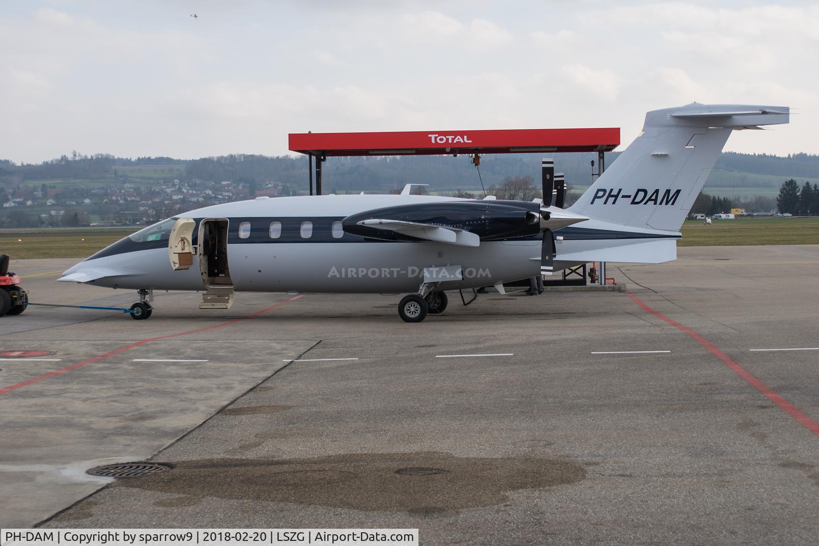 PH-DAM, 2014 Piaggio P-180 Avanti II C/N 1234, New paint-scheme finished, ready to depart.