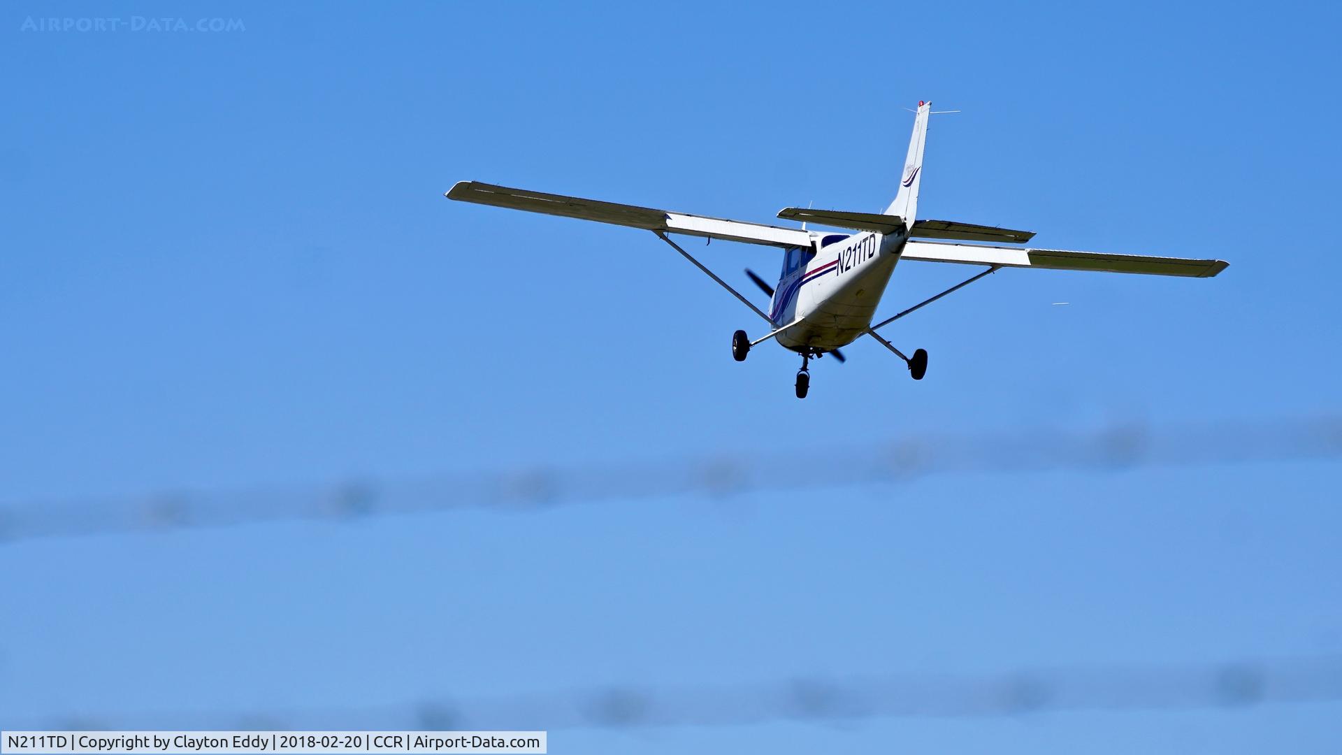 N211TD, 2000 Cessna 172S C/N 172S8524, Buchanan Field Concord California 2018.