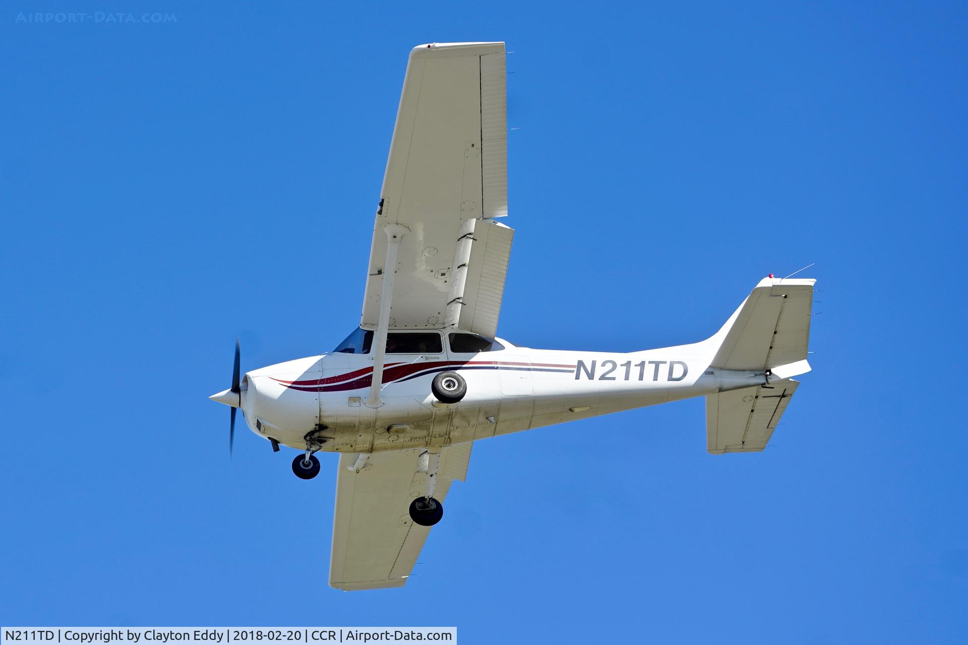 N211TD, 2000 Cessna 172S C/N 172S8524, Buchanan Field Concord California 2018.