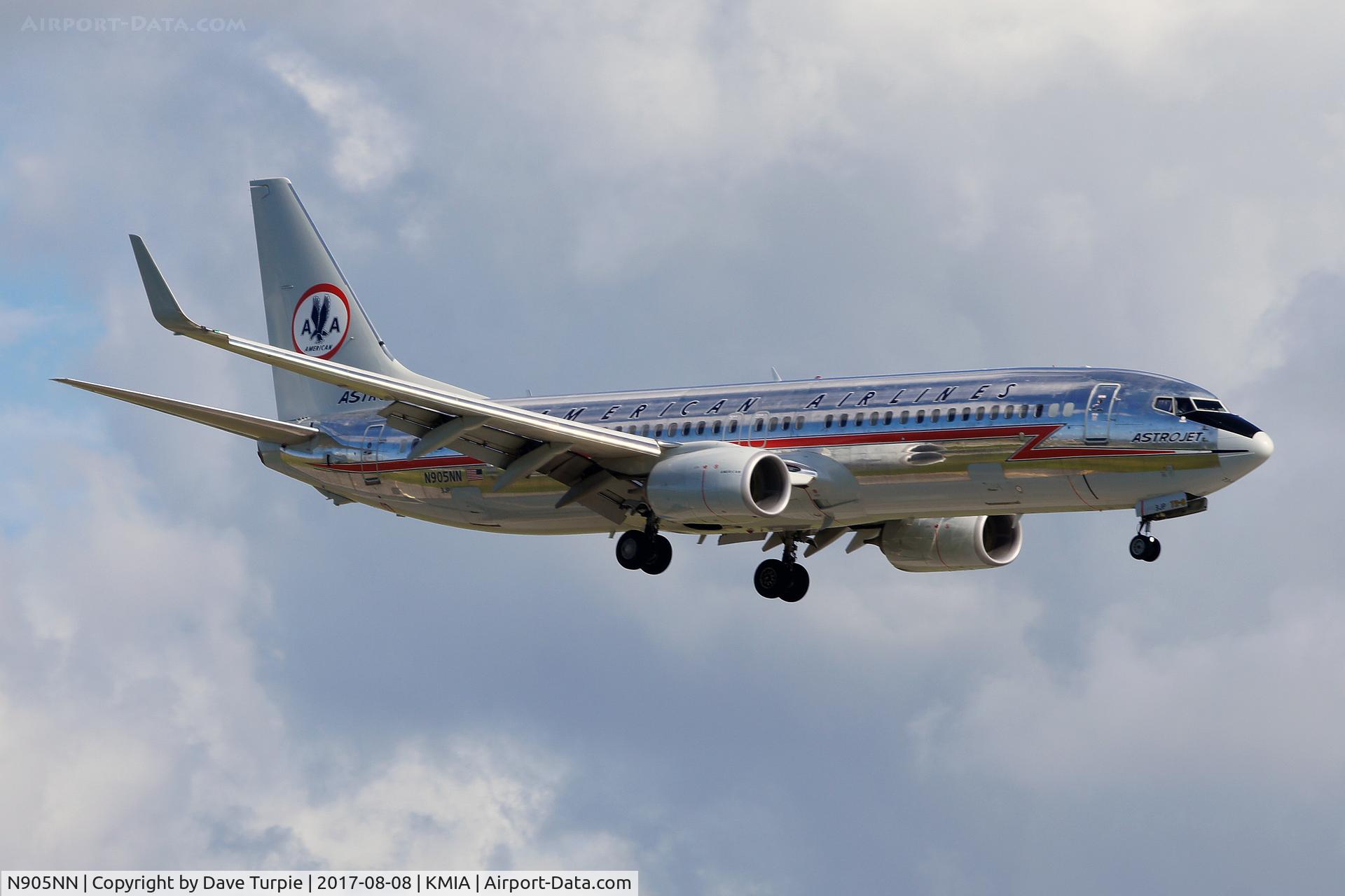 N905NN, 2012 Boeing 737-823 C/N 31156, Replaced N951AA's special livery.