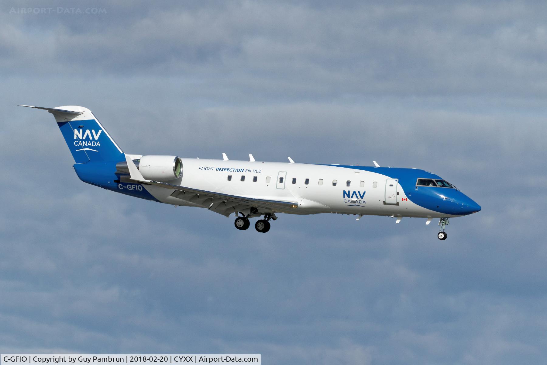 C-GFIO, 2001 Bombardier CRJ-200ER (CL-600-2B19) C/N 7526, Landing