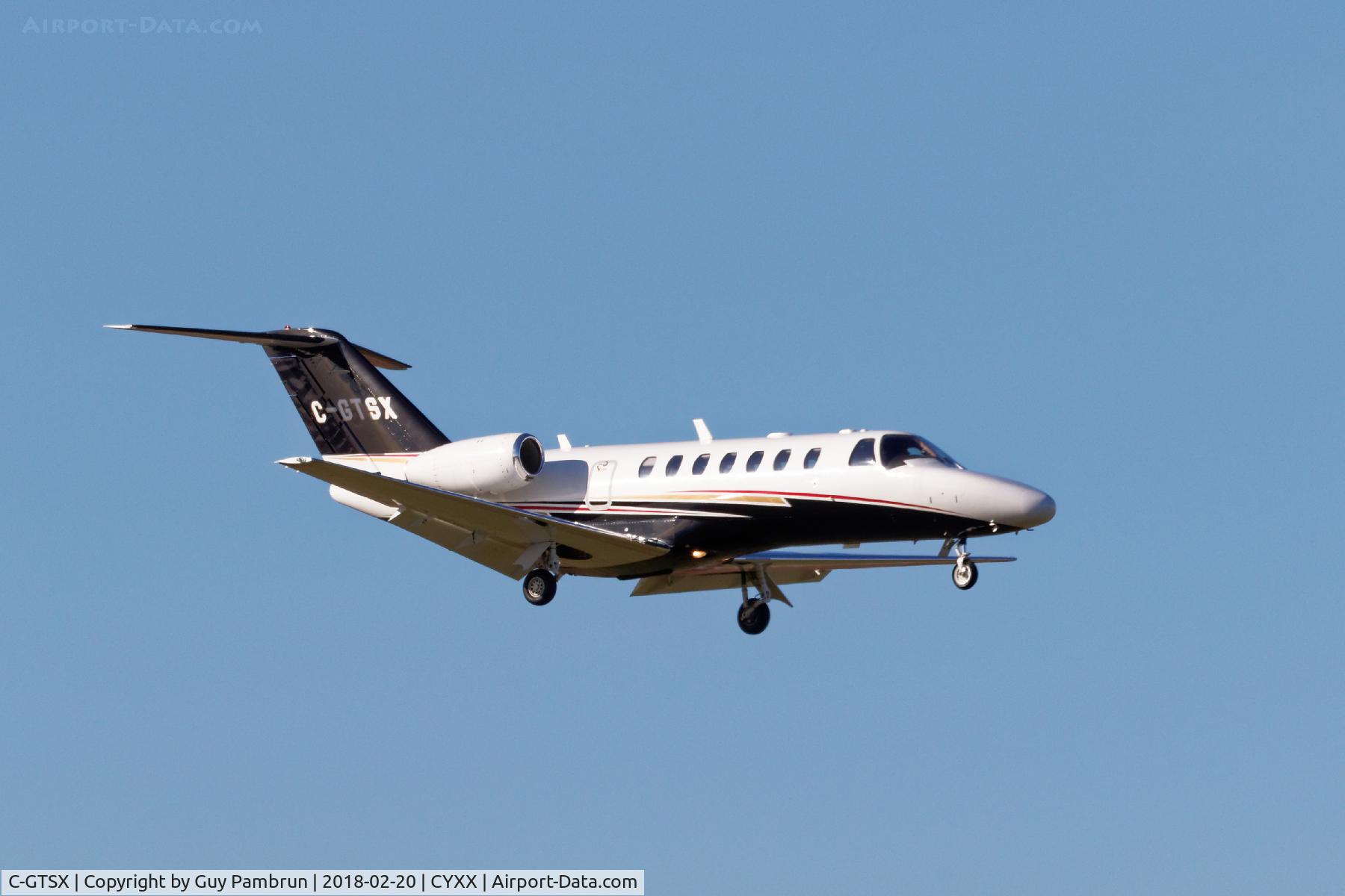 C-GTSX, 2006 Cessna 525B Citationjet CJ3 C/N 525B-0079, Landing