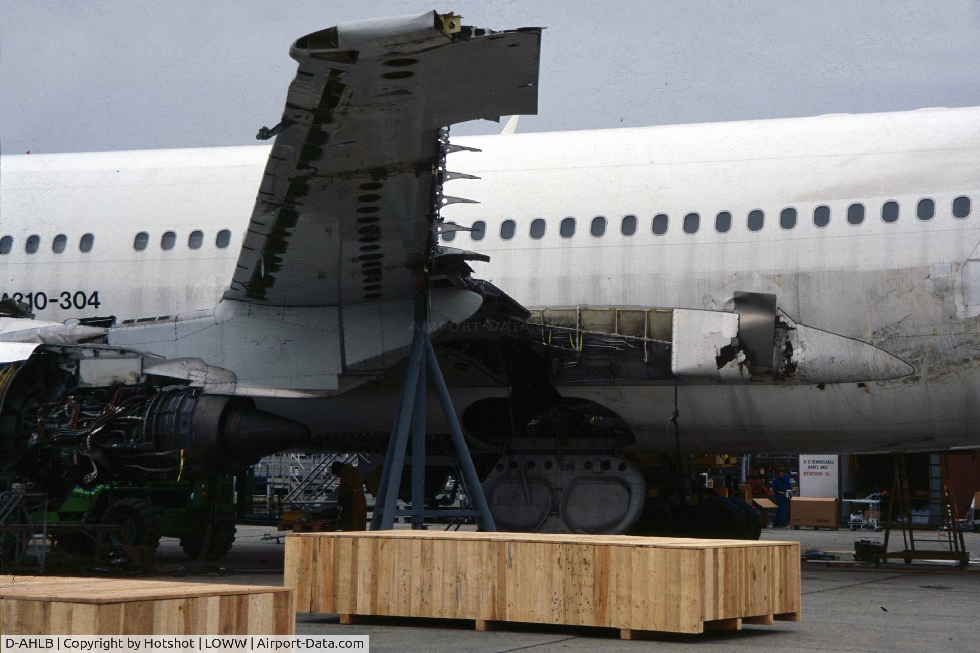 D-AHLB, 1989 Airbus A310-304 C/N 528, Close-up of the partly dismantled wing