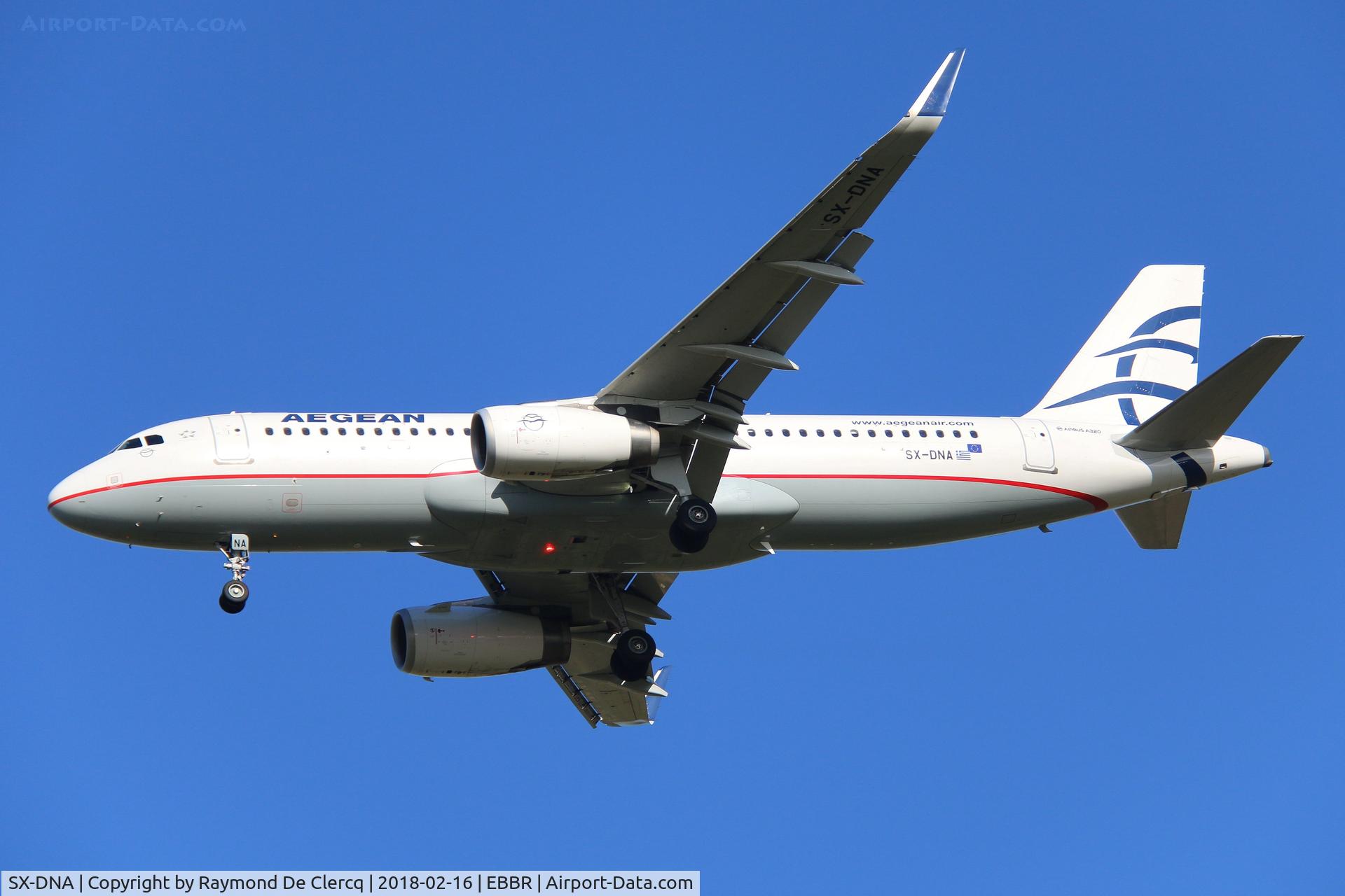 SX-DNA, 2015 Airbus A320-232 C/N 6655, Final rwy 25L
