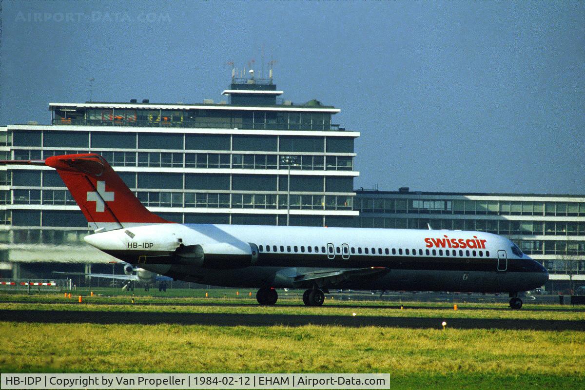 HB-IDP, 1970 Douglas DC-9-32 C/N 47523, Swissair Douglas DC-9-32 landing at Schiphol airport, the Netherlands, 1984