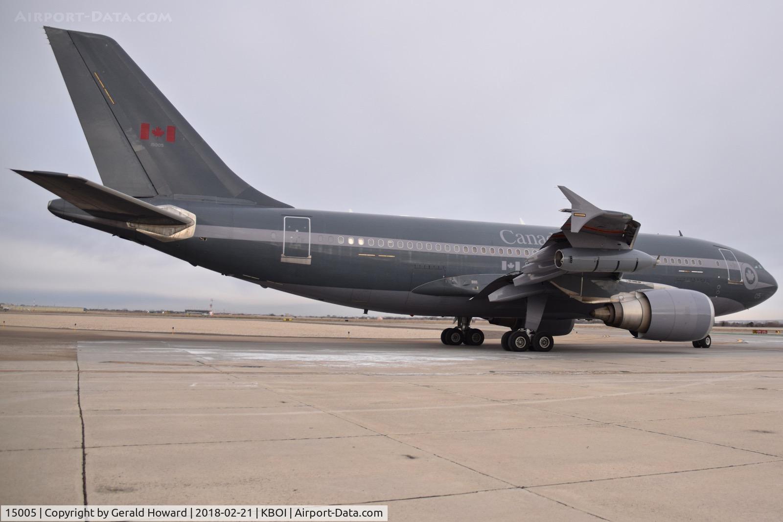 15005, 1987 Airbus CC-150 Polaris (A310-304(F)) C/N 441, Taxiing to RWY 10R. 437 Squadron, CFB Trenton, Ontario, Canada.