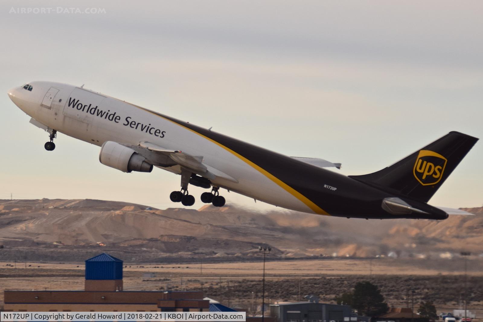 N172UP, 2006 Airbus A300F4-622R C/N 0867, Climb out from RWY 10R.