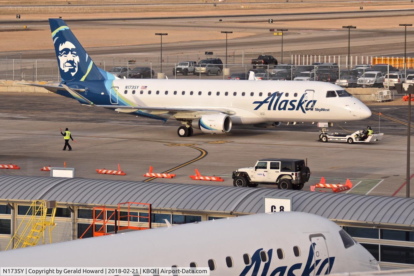 N173SY, 2015 Embraer 175LR (ERJ-170-200LR) C/N 17000486, Push back from the gate.