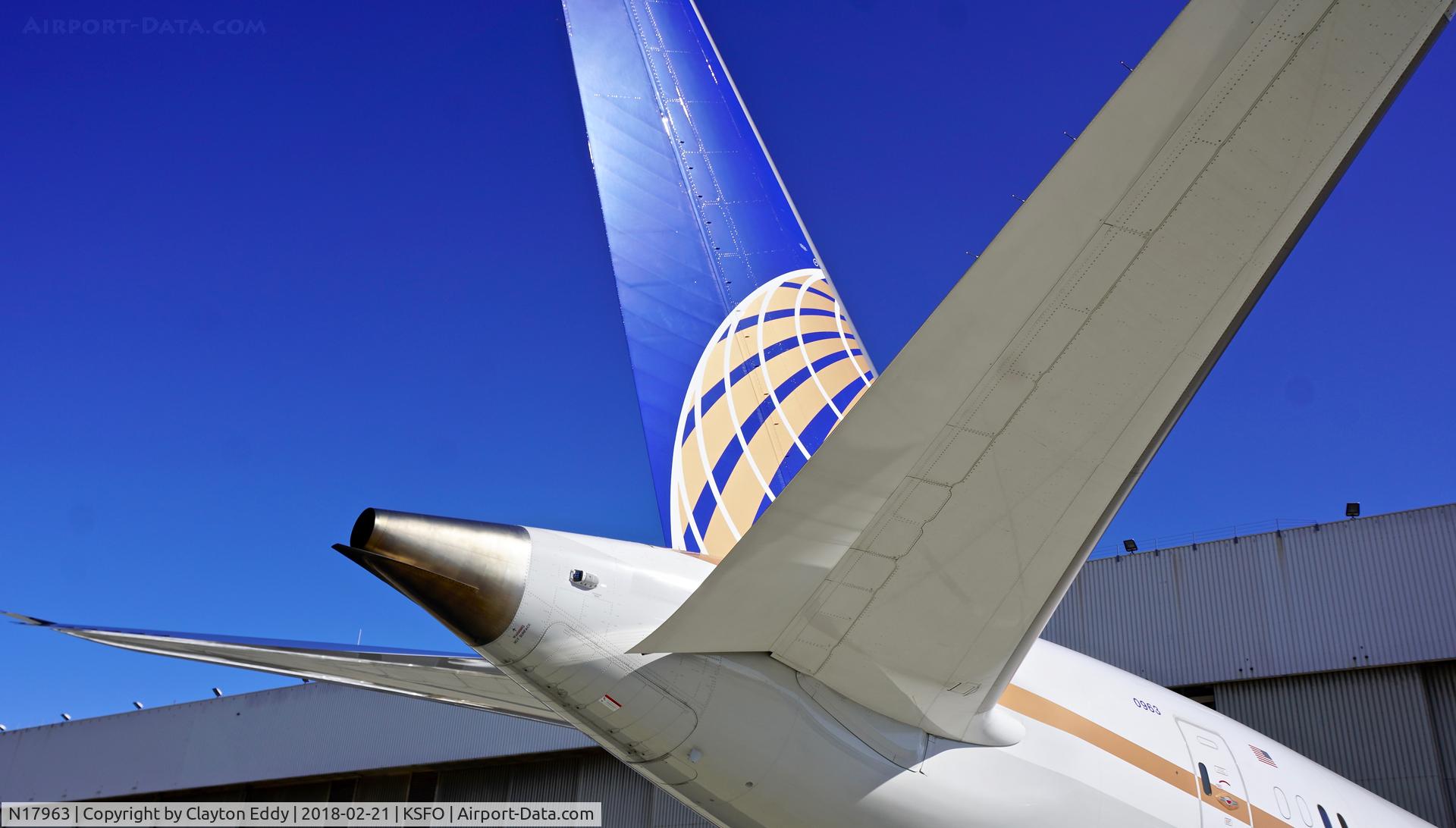 N17963, 2016 Boeing 787-9 Dreamliner C/N 37812, SFO 2018.