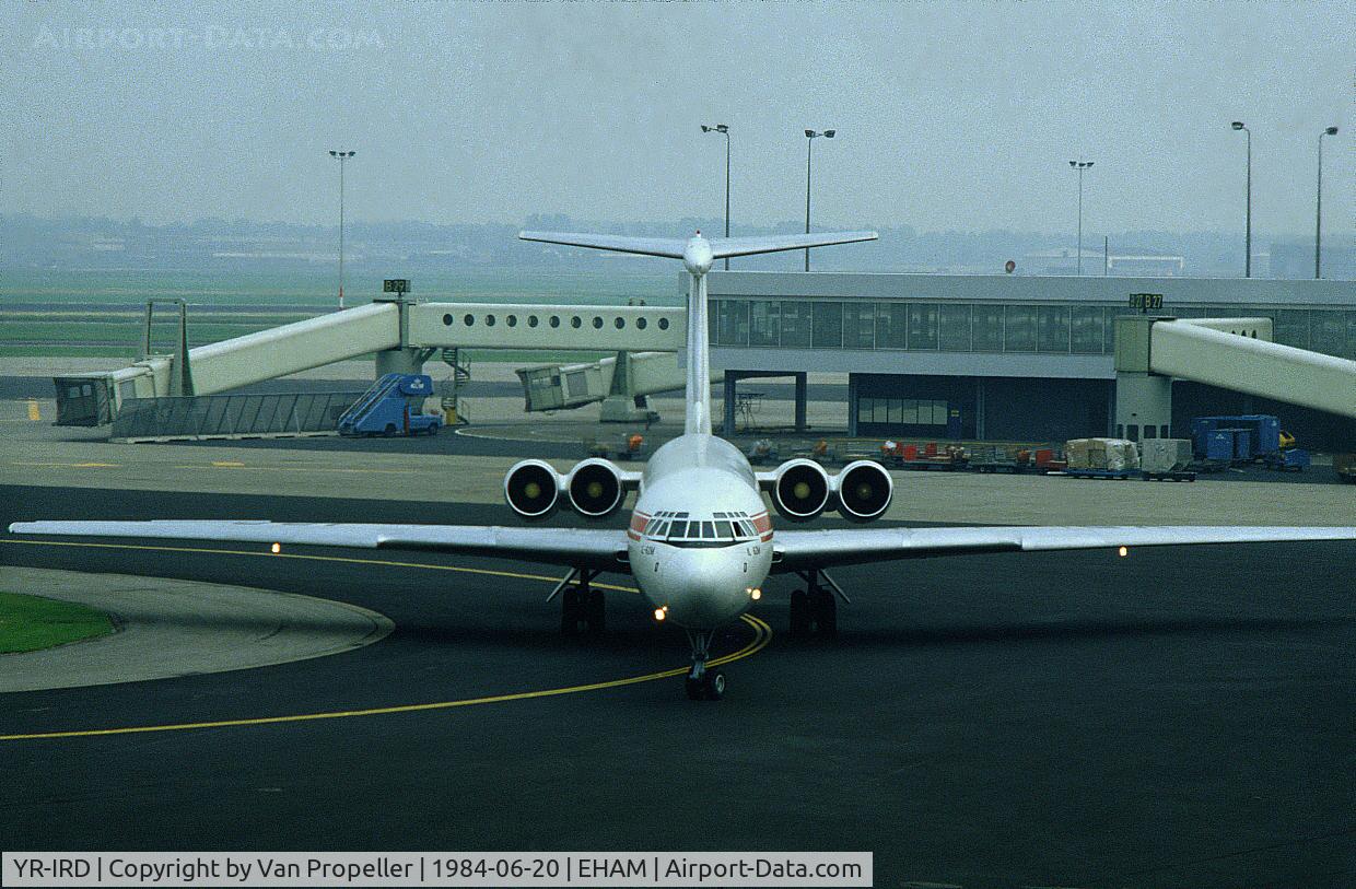 YR-IRD, 1977 Ilyushin Il-62M C/N 4727546, Tarom Ilyushin Il-62M taxiing at Schiphol airport, the Netherlands, 1984