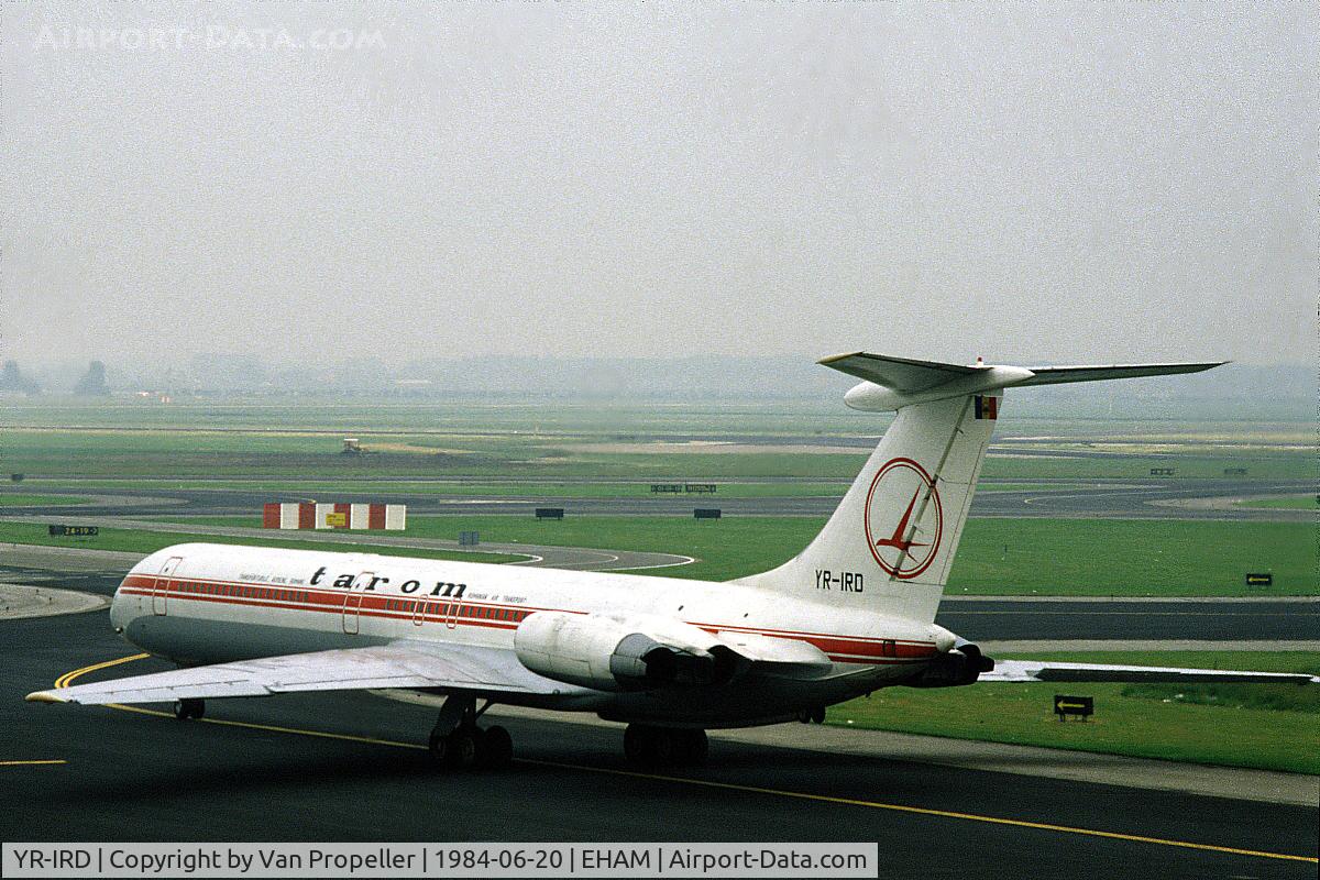 YR-IRD, 1977 Ilyushin Il-62M C/N 4727546, Tarom Ilyushin Il-62M taxiing at Schiphol airport, the Netherlands, 1984