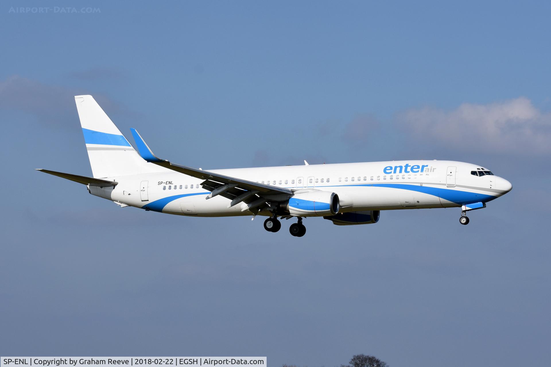 SP-ENL, 2002 Boeing 737-8CX C/N 32366, Landing at Norwich.