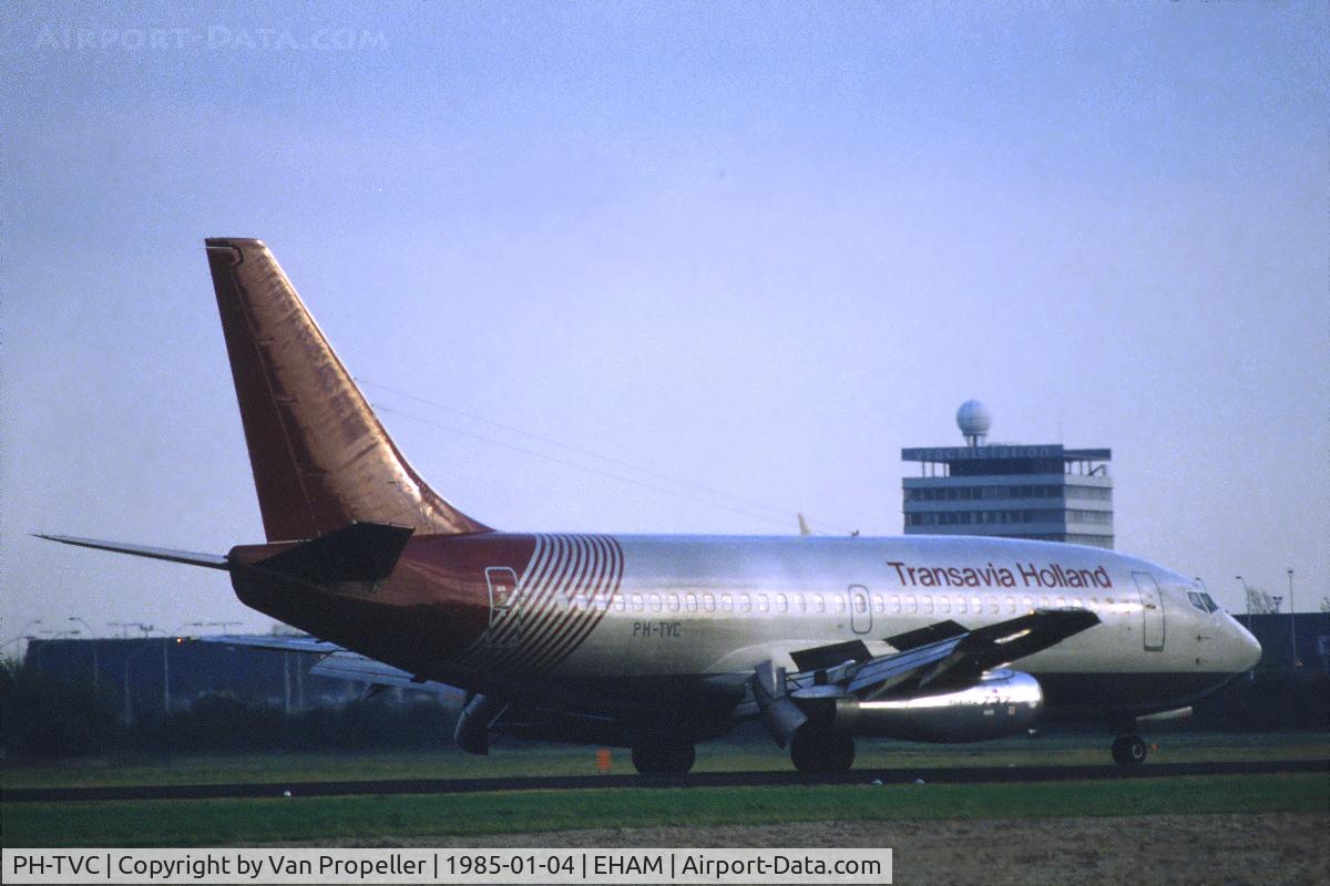 PH-TVC, 1974 Boeing 737-2K2C C/N 20836, Transavia Holland Boeing 737-2K2C in Markair colours landing at  Schiphol airport, the Netherlands, 1985