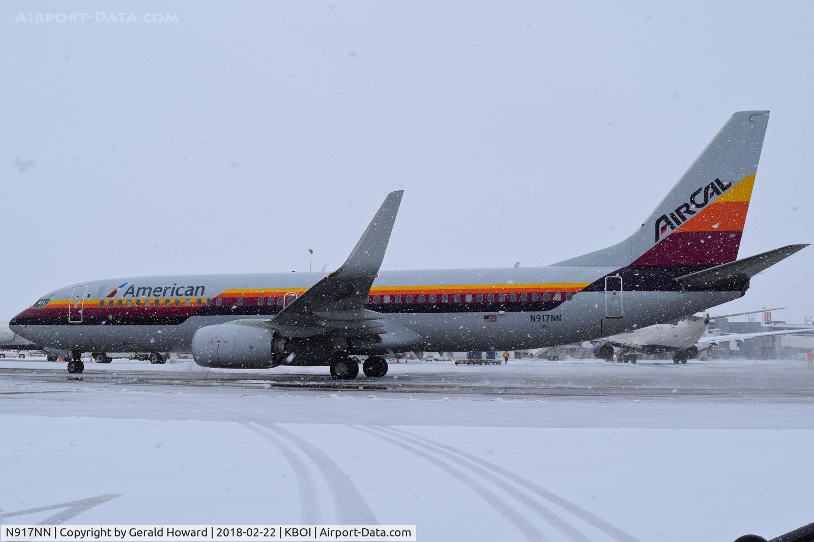 N917NN, 2013 Boeing 737-823 C/N 29572, Taxiing from the gate to RWY 28L.