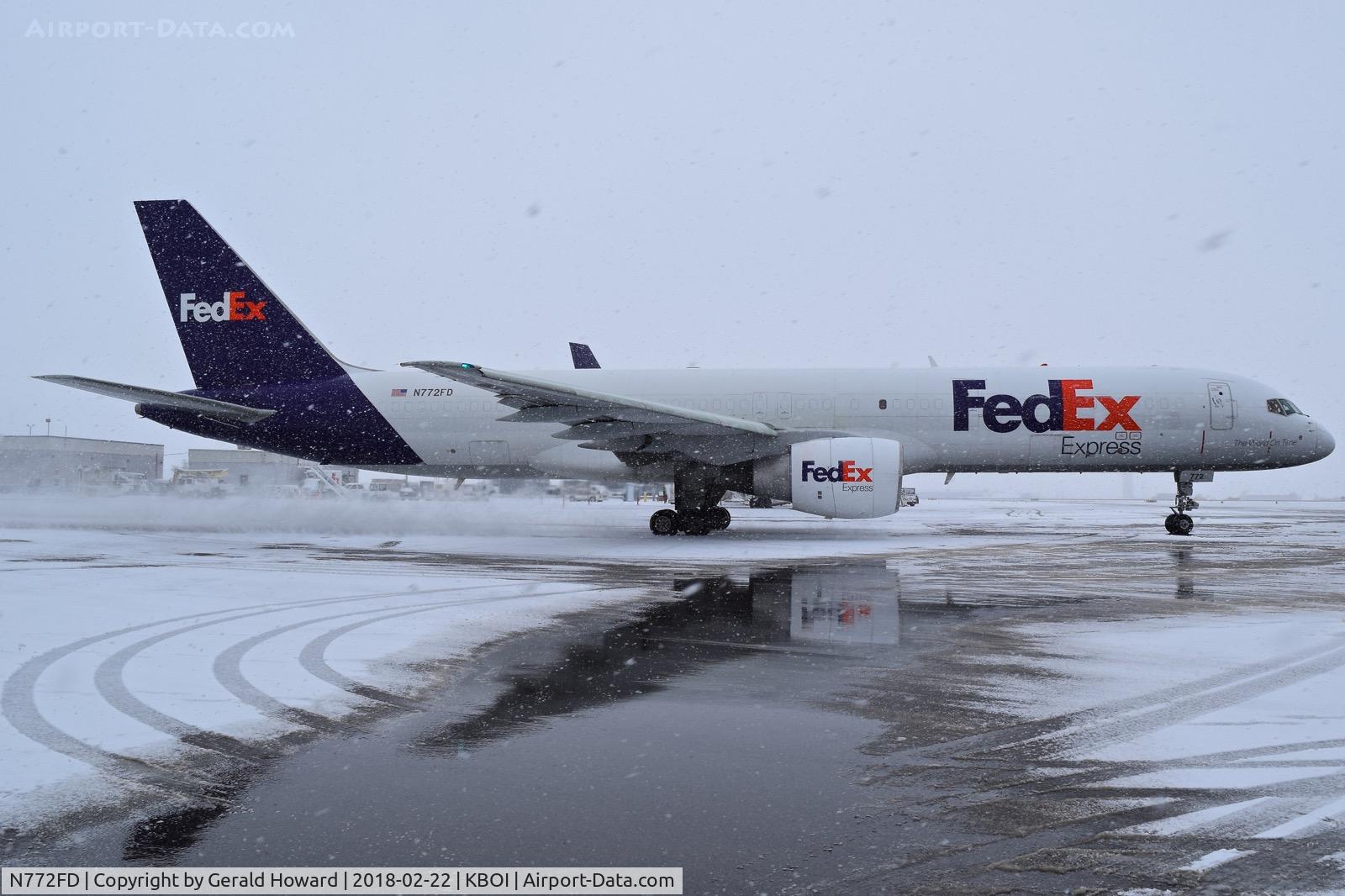 N772FD, 1990 Boeing 757-222F C/N 24840, Taxiing from the Fed Ex ramp to RWY 28L.