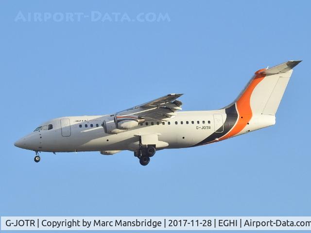 G-JOTR, 1996 British Aerospace Avro 146-RJ85 C/N E.2294, Landing at Southampton airport EGHI