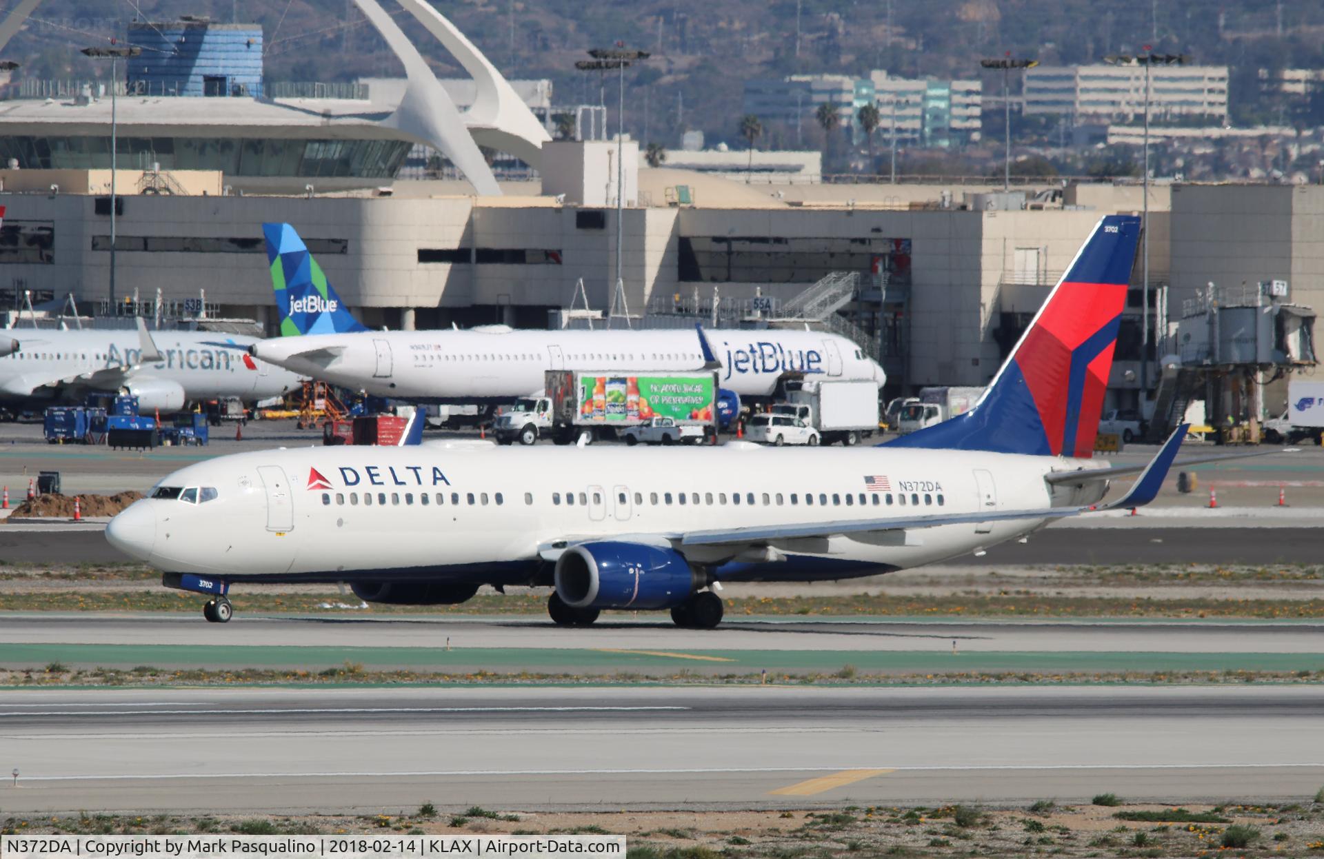 N372DA, 1998 Boeing 737-832 C/N 29620, Boeing 737-800