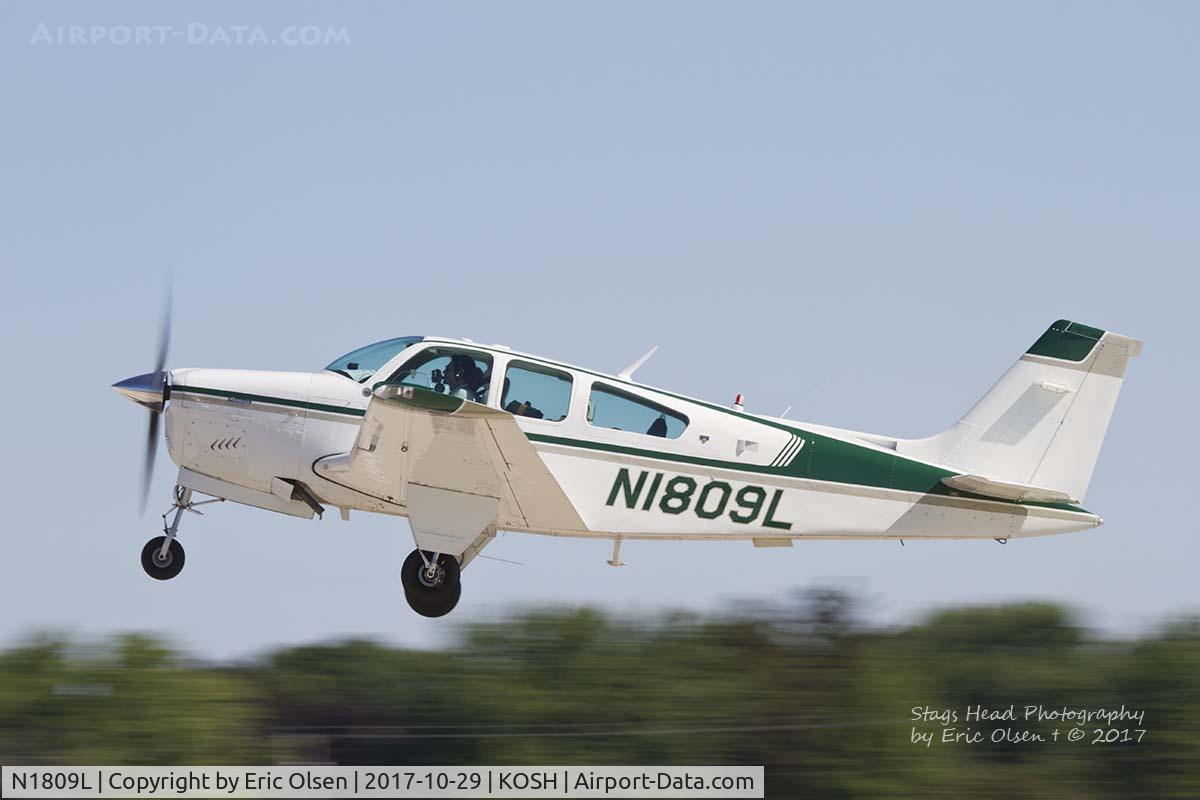 N1809L, 1976 Beech F33A Bonanza C/N CE-639, Beech F33A departing Airventure.