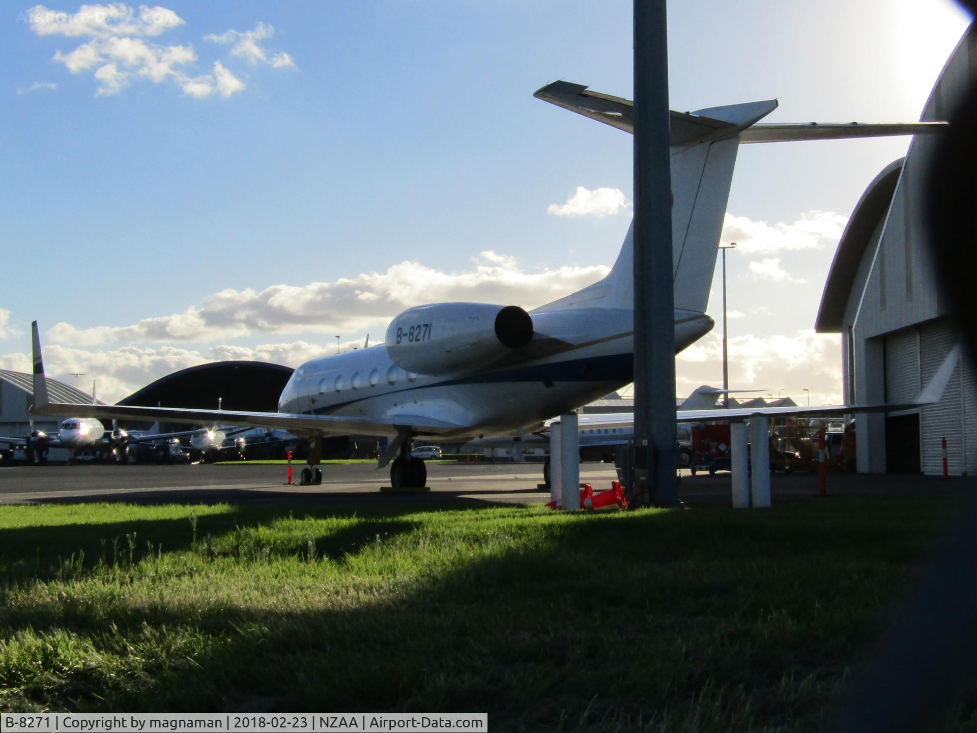 B-8271, 2012 Gulfstream Aerospace GIV-X (G450) C/N 4271, in for new year bash