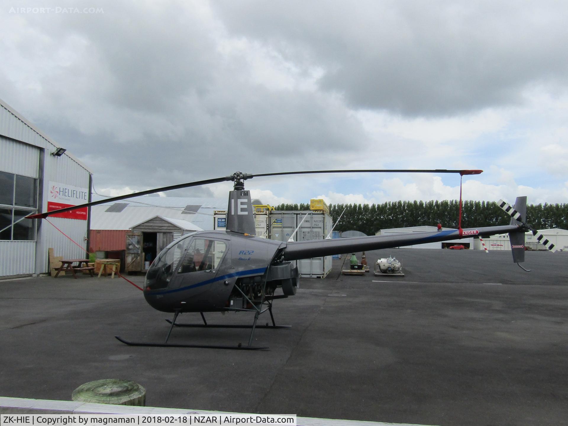 ZK-HIE, 2004 Robinson R22 C/N 3724, outside heliflite