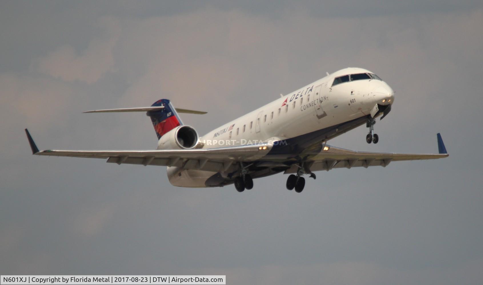 N601XJ, 2005 Bombardier CRJ-200 (CL-600-2B19) C/N 8044, Delta Connection