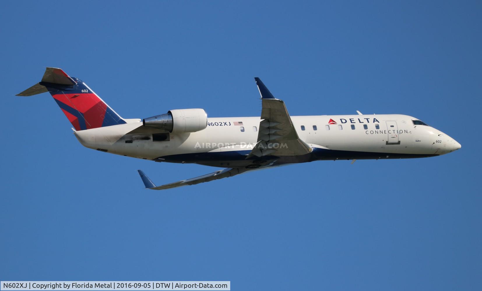 N602XJ, 2005 Bombardier CRJ-200ER (CL-600-2B19) C/N 8045, Delta Connection