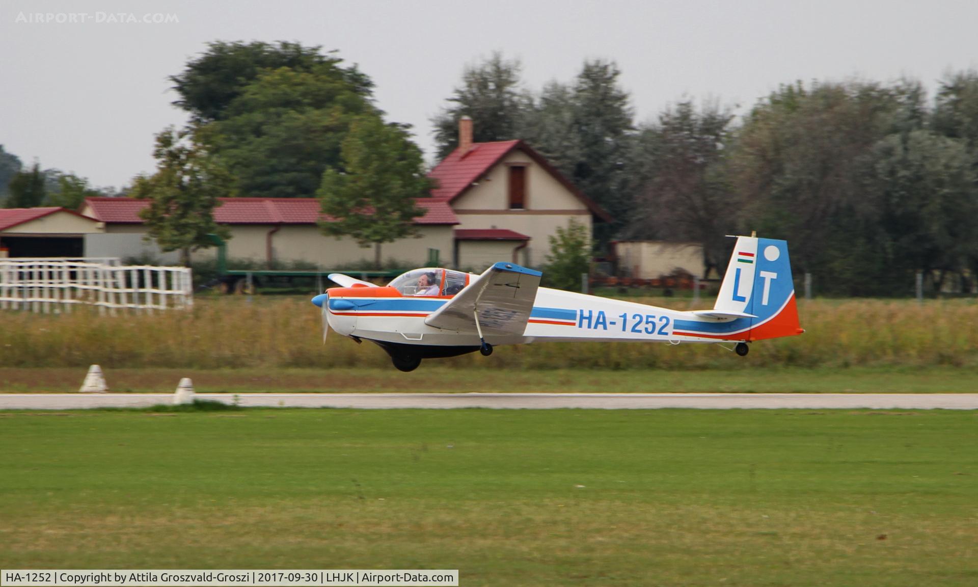HA-1252, Scheibe SF 25C Falke C/N 4491, Jakabszállás Airport, Hungary