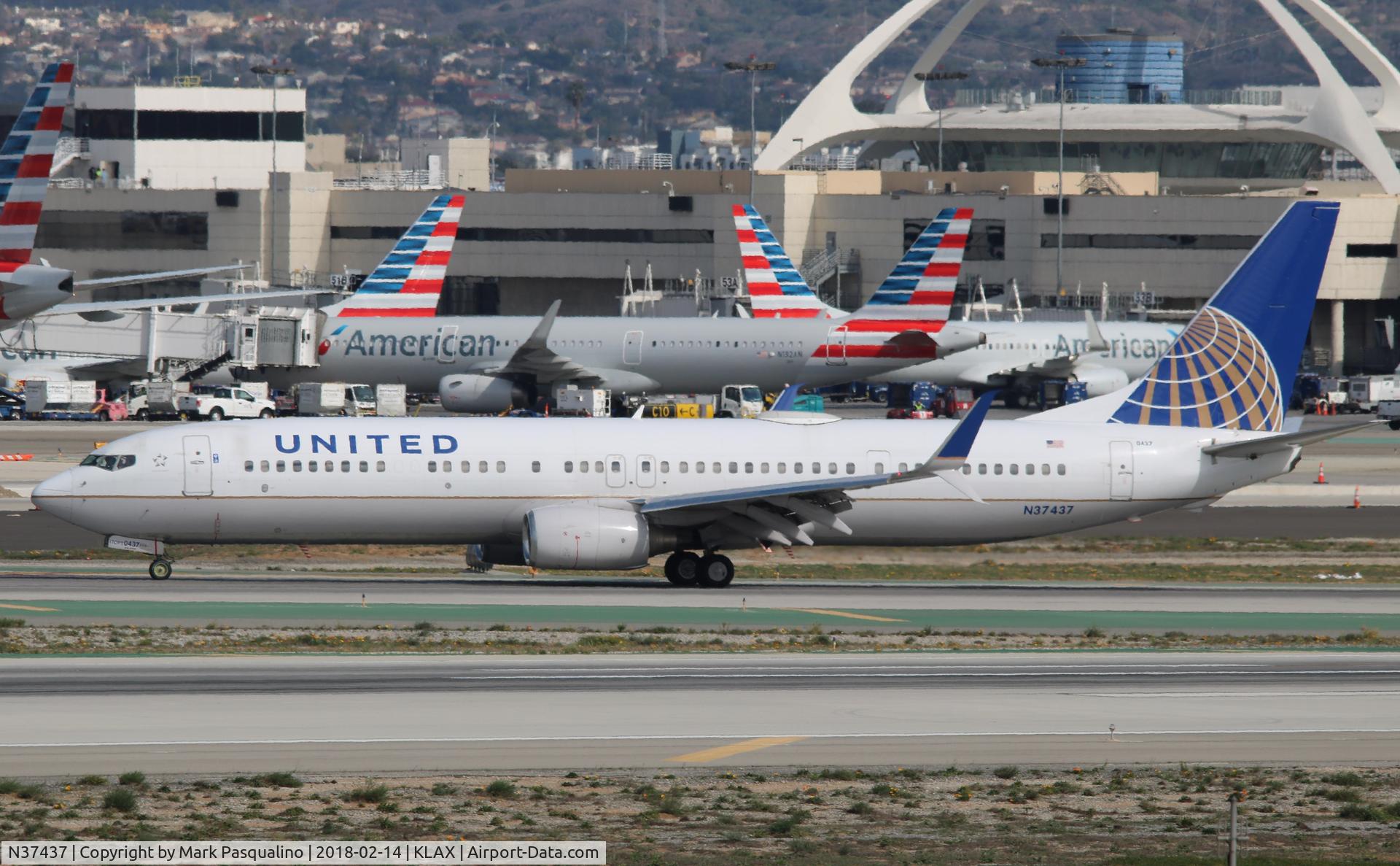 N37437, 2009 Boeing 737-924/ER C/N 33532, Boeing 737-900ER