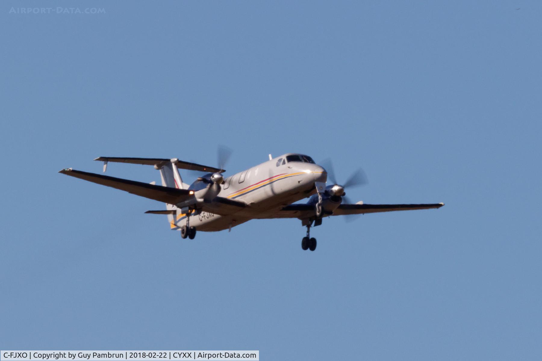 C-FJXO, 1990 Beech 1900C-1 C/N UC-124, Overshoot