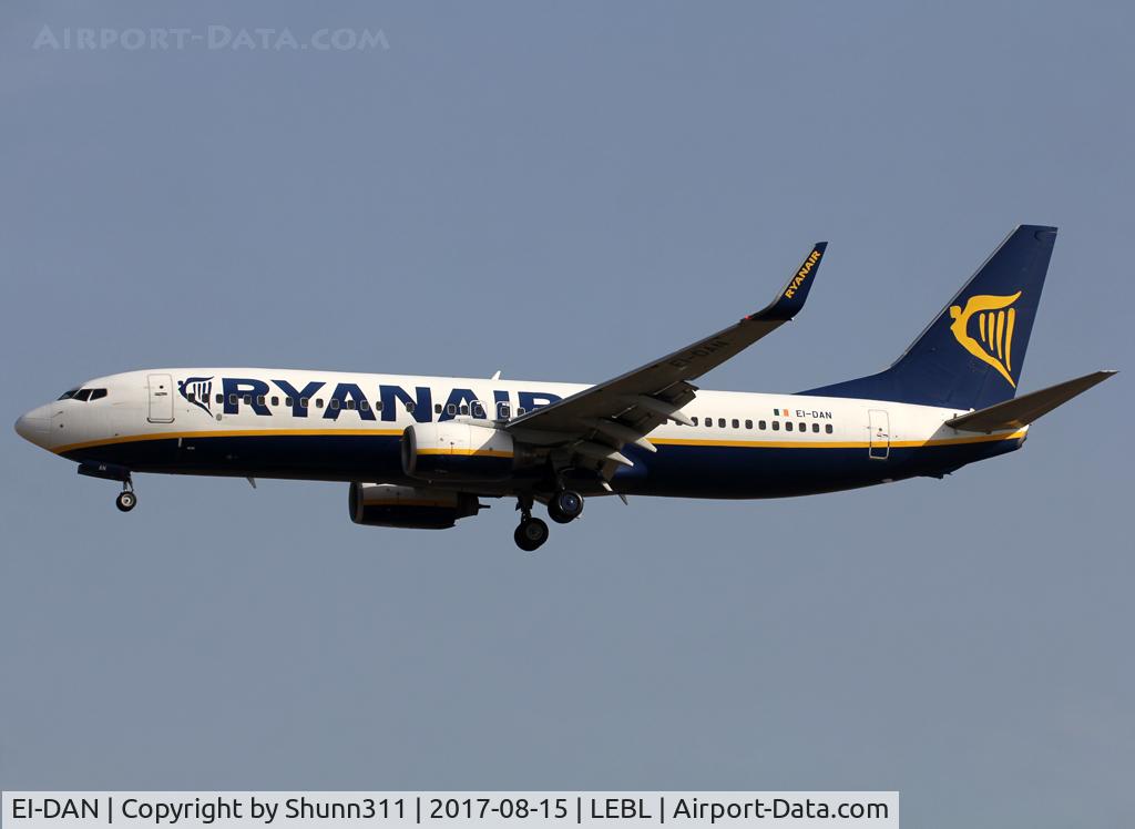 EI-DAN, 2003 Boeing 737-8AS C/N 33549, landing rwy 25R