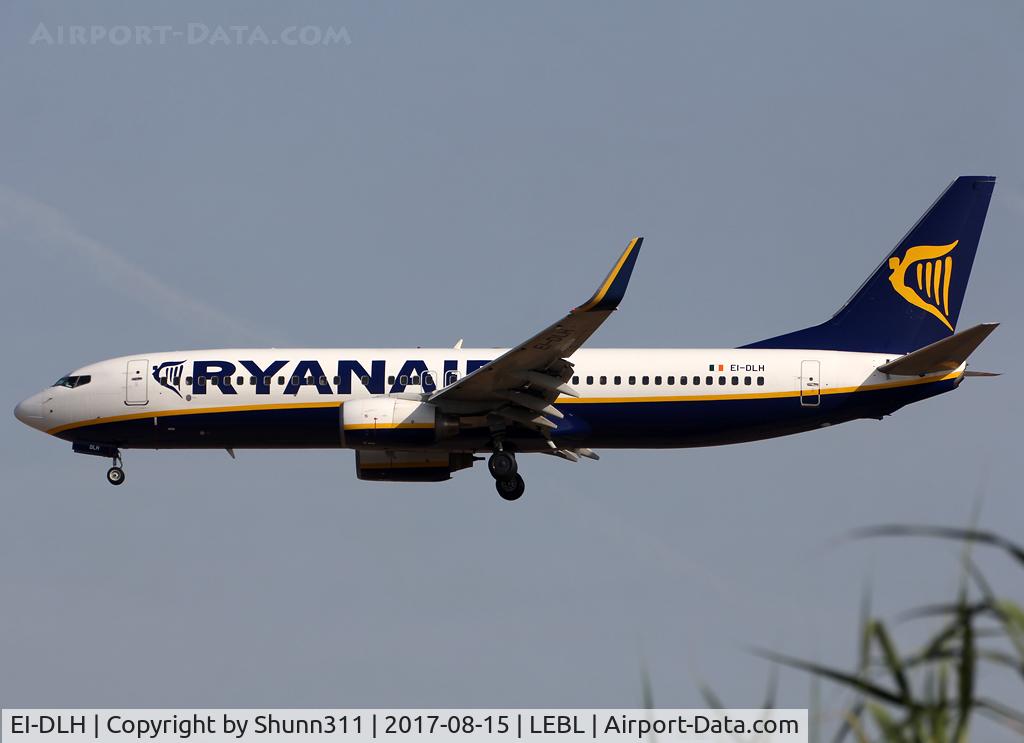 EI-DLH, 2006 Boeing 737-8AS C/N 33590, Landing rwy 25R