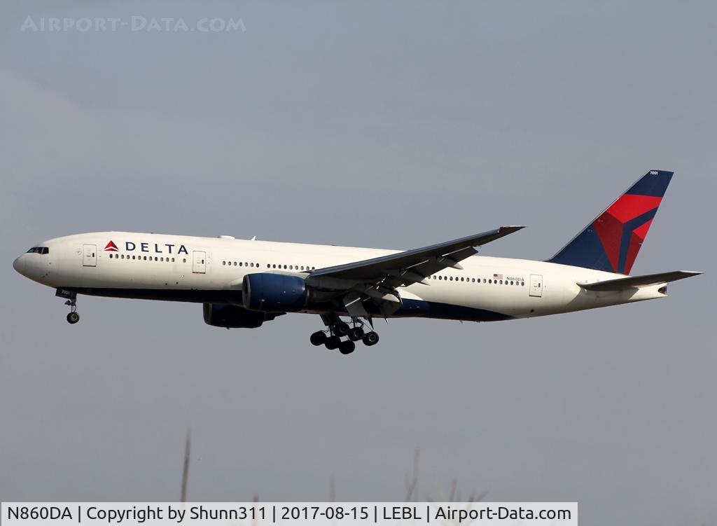 N860DA, 1999 Boeing 777-232 C/N 29951, Landing rwy 25R