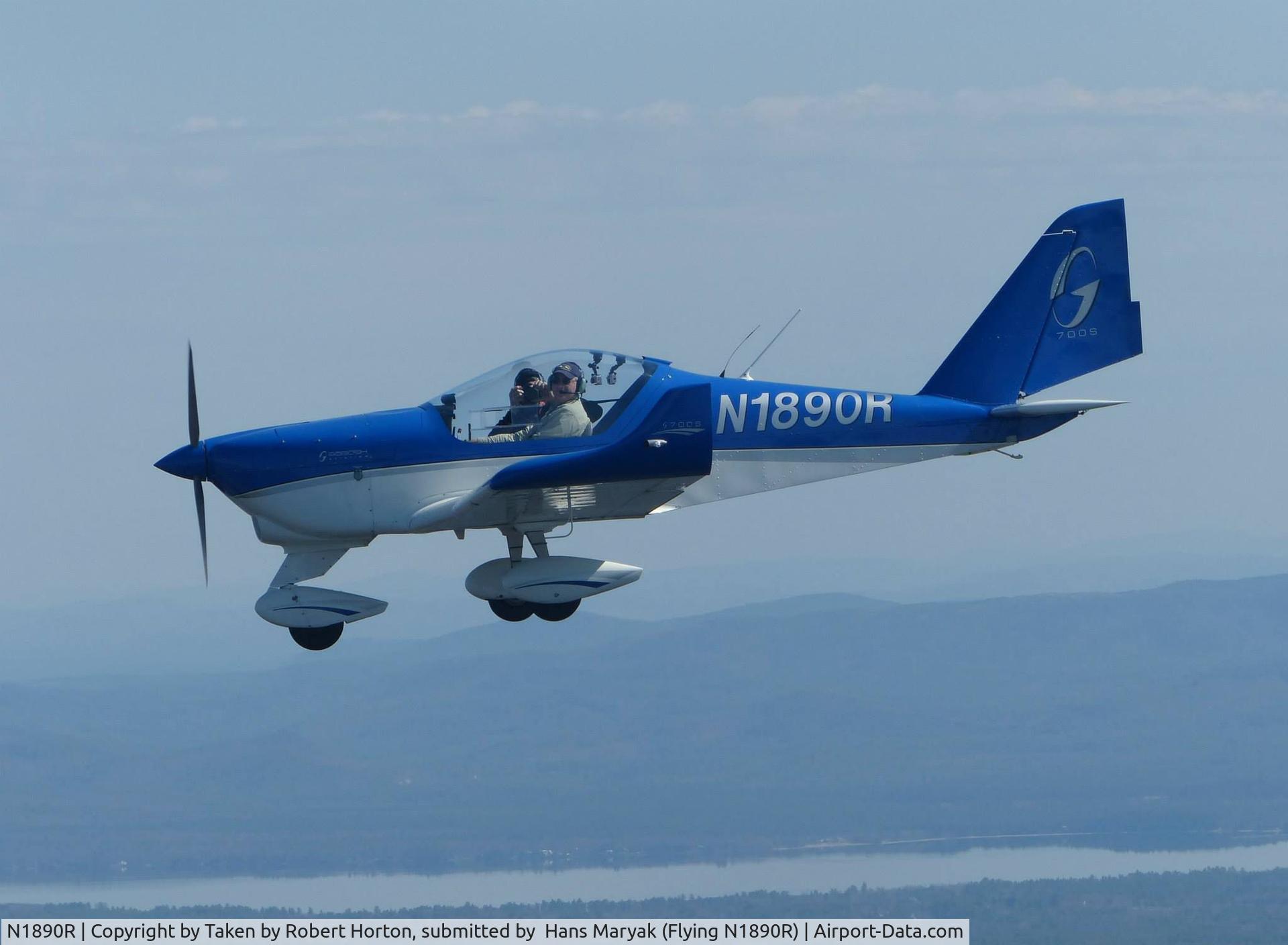 N1890R, 2001 Aero AT-4 LSA C/N AT4-011, Flying over the Lakes Region of New Hampshire in May 2015 when this aircraft was owned by Southern Maine Aviation.