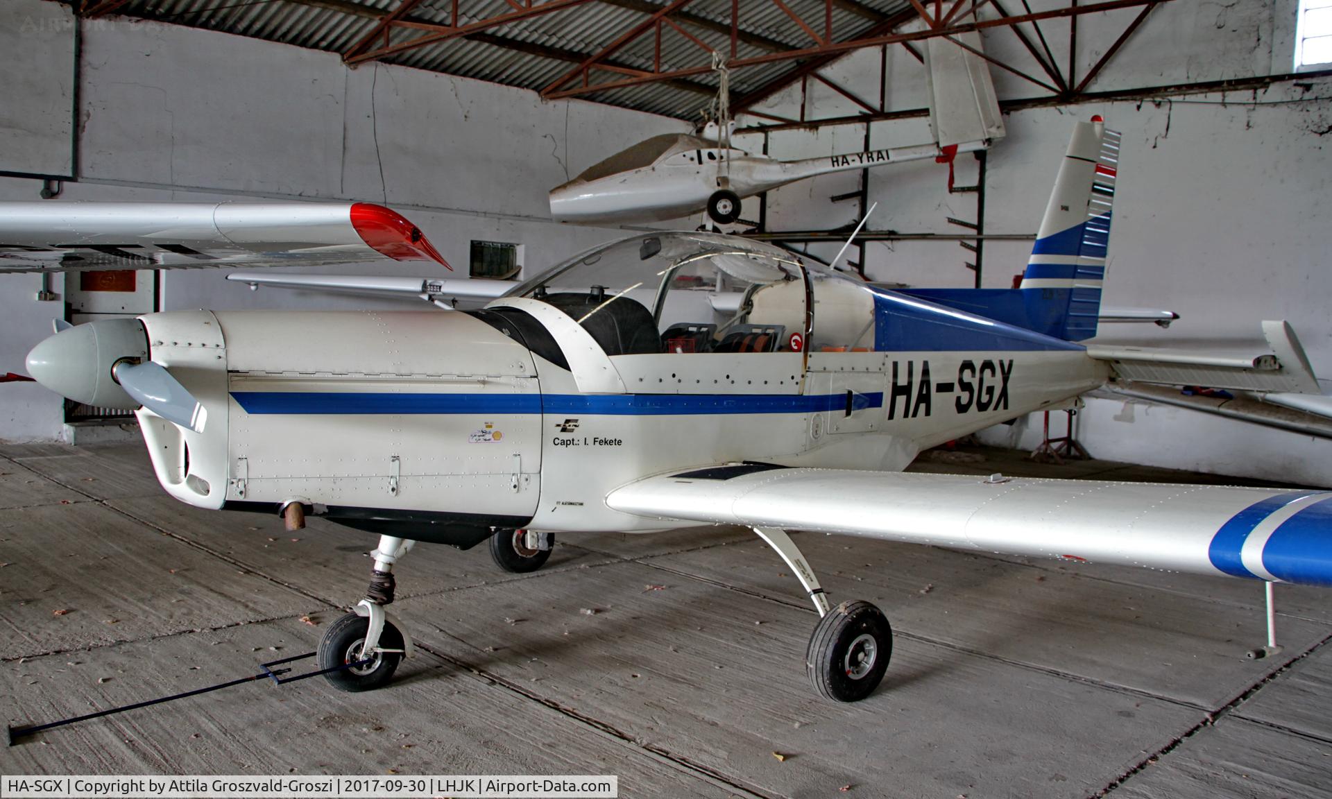 HA-SGX, 1989 Zlin Z-142 C/N 0486, Jakabszállás Airport, Hungary
