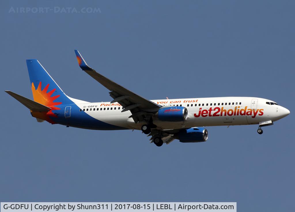G-GDFU, 2001 Boeing 737-8K5 C/N 30416, Landing rwy 07L in Jet2 Holidays c/s