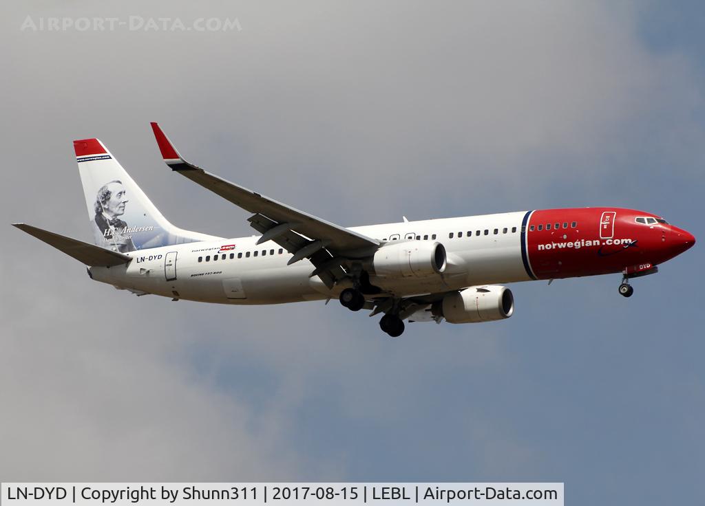 LN-DYD, 2010 Boeing 737-8JP C/N 39002, Landing rwy 07L
