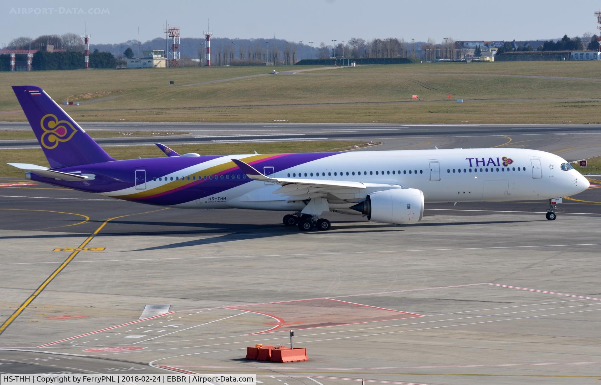 HS-THH, 2017 Airbus A350-941 C/N 142, Thai A359 taxying to the runway