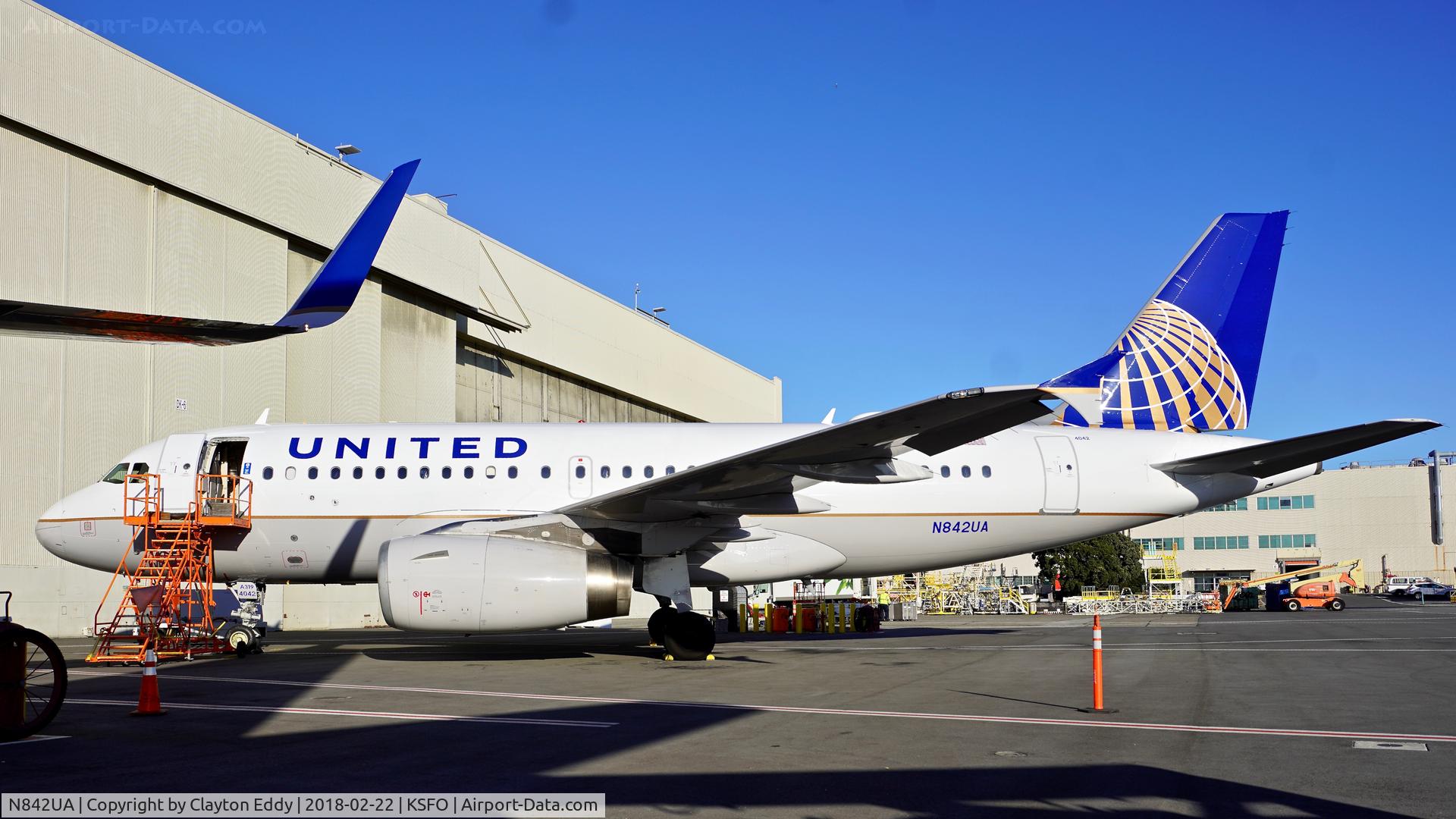 N842UA, 2001 Airbus A319-131 C/N 1569, SFO 2018.